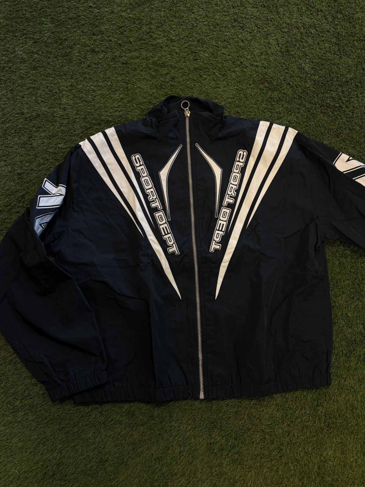 Valley Track Jacket Size (L) Brand New Blue