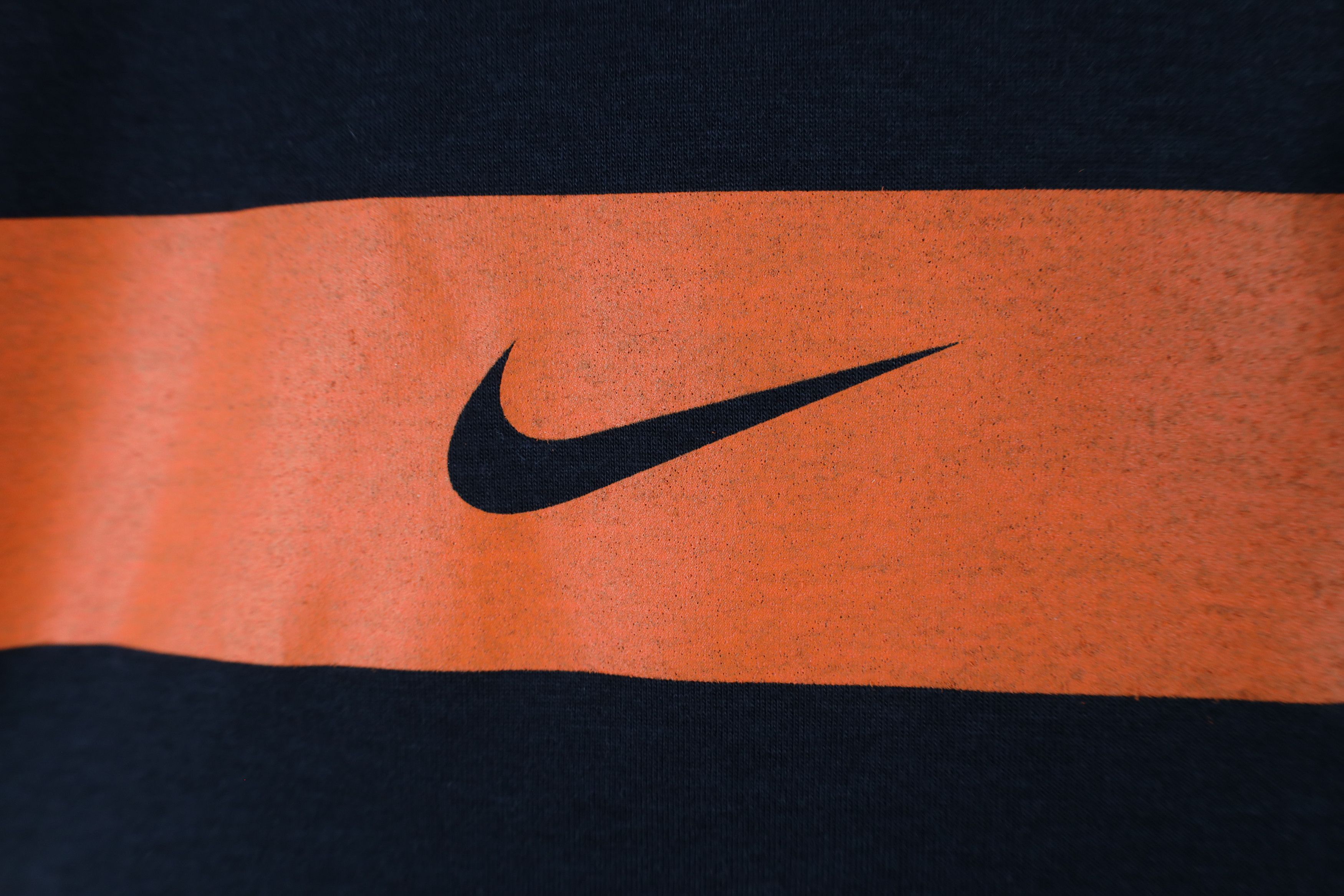 Nike × Vintage Nike Mini Swoosh San Francisco Giants Henley T-Shirt Black Size US XL / EU 56 / 4 - 4 Thumbnail