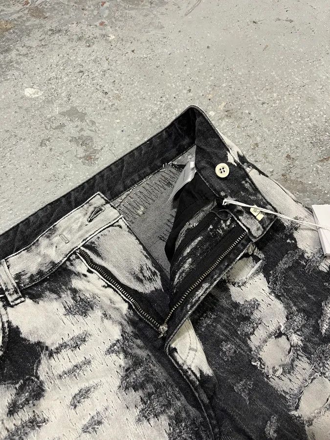 Givenchy AW2022 Givenchy Distressed Monochrome Slim Jeans Size US 32 / EU 48 - 8 Thumbnail