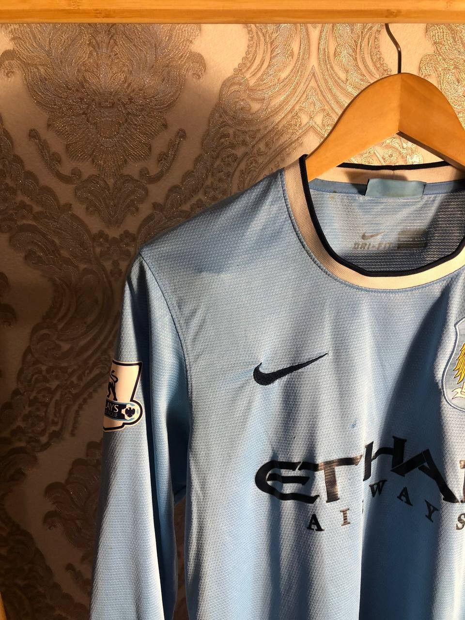 Nike VINTAGE NIKE FC MANCHESTER CITY ENGLAND SOCCER JERSEY RETRO Size US S / EU 44-46 / 1 - 3 Thumbnail