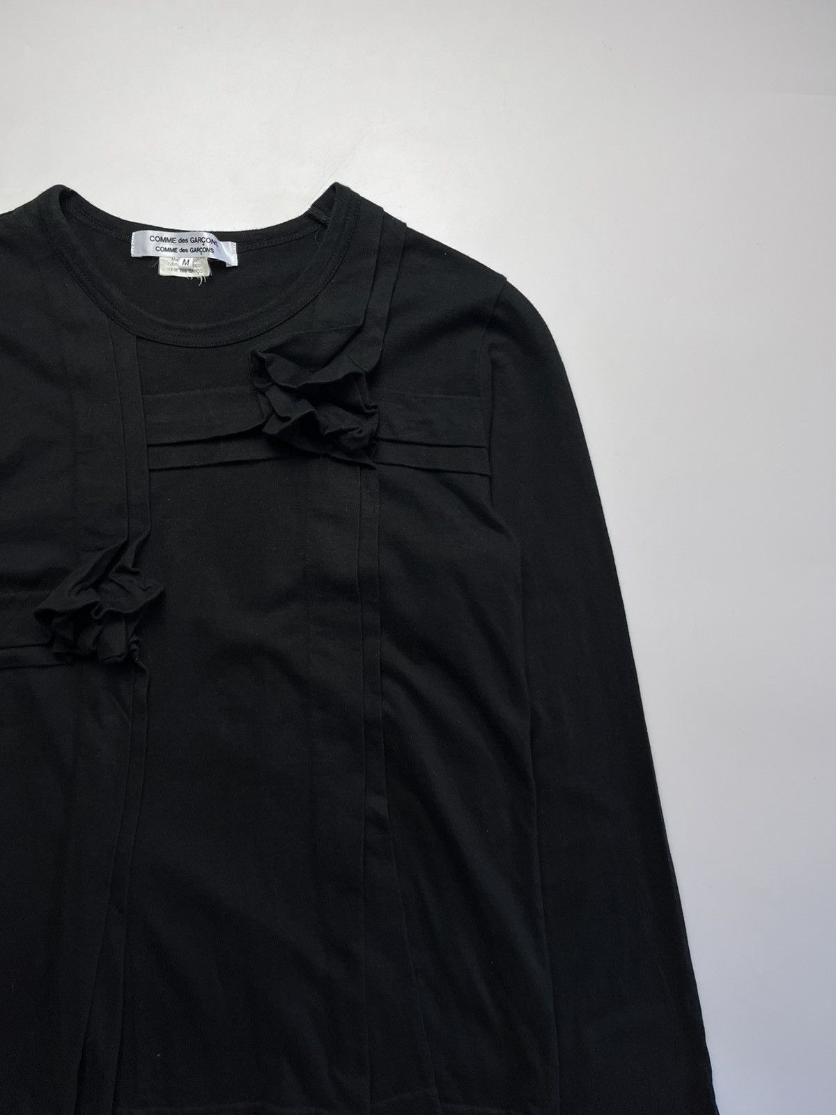 Comme des Garcons CDG FW11 Asymmetrical Rosette Ruffle Long Sleeve Top Size M / US 6-8 / IT 42-44 - 2 Thumbnail