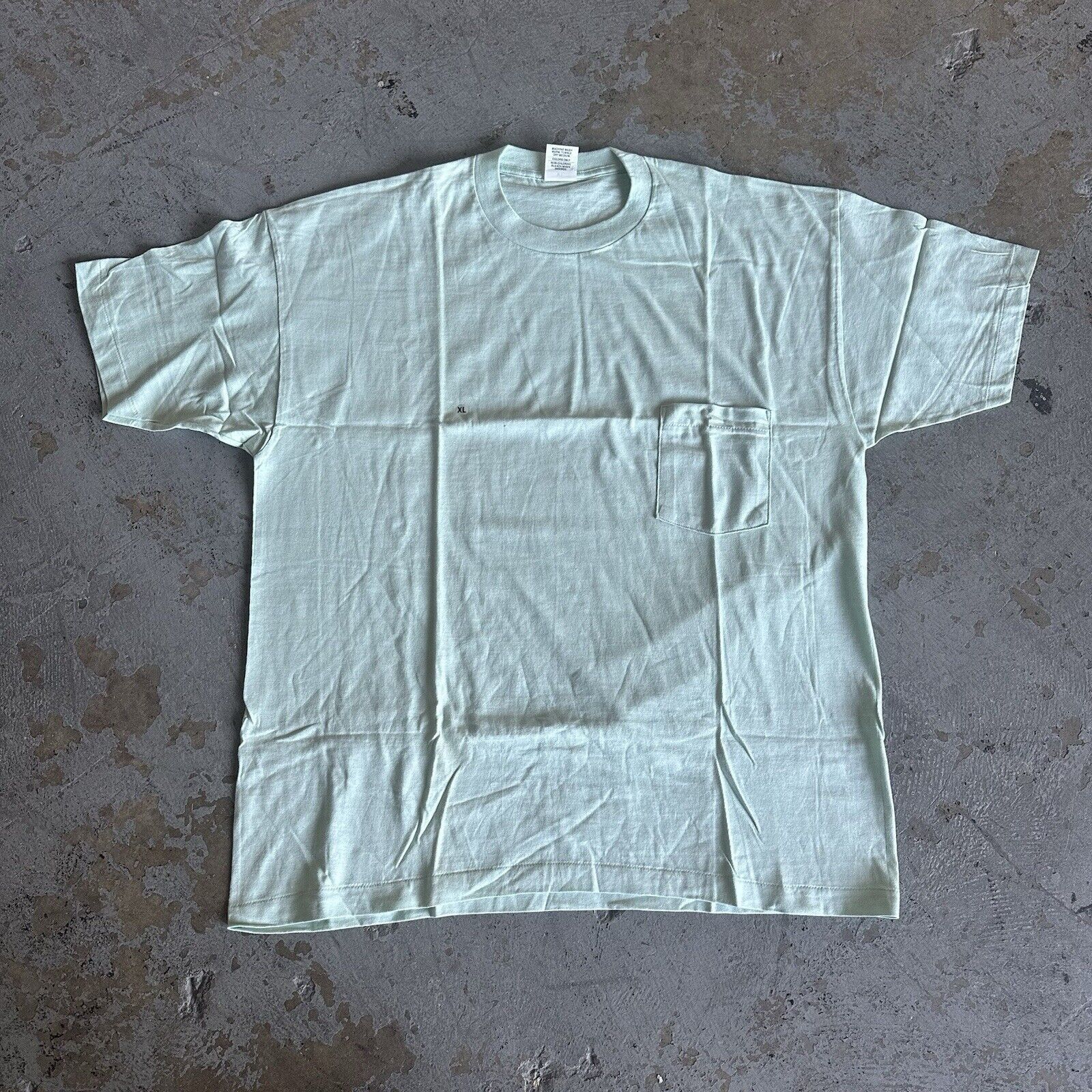 Gap × Vintage NWT Vintage 90s Gap Light Green Short Sleeve Pocket T-Shirt Size US XL / EU 56 / 4 - 1 Thumbnail