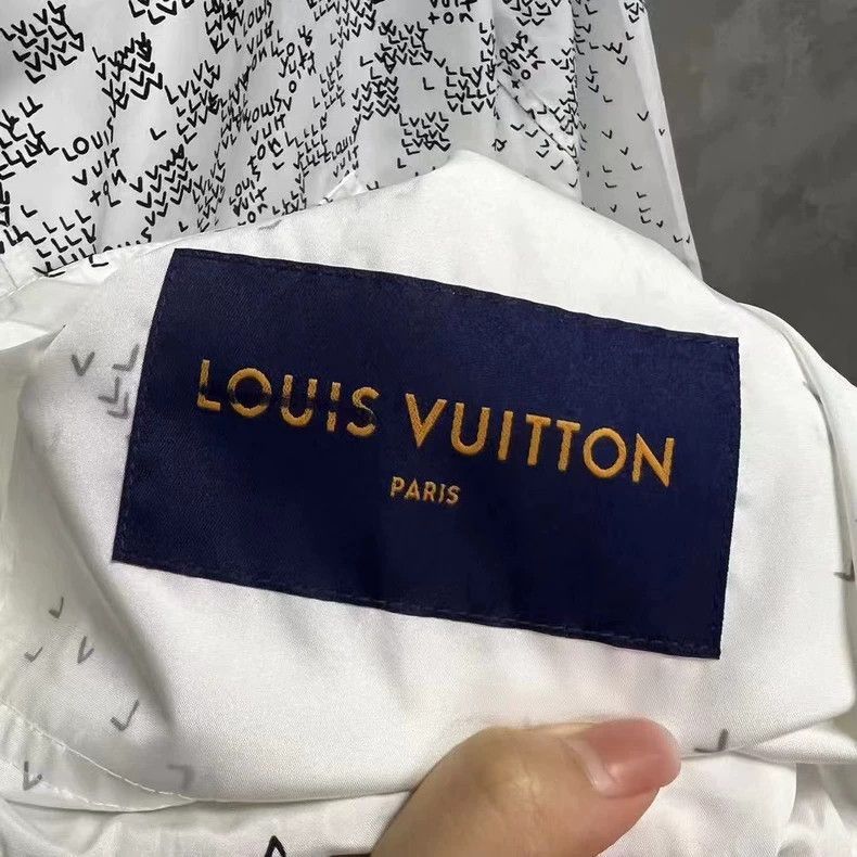 Louis Vuitton Louis Vuitton Windbreaker Jacket in White-2505 Size US M / EU 48-50 / 2 - 4 Thumbnail