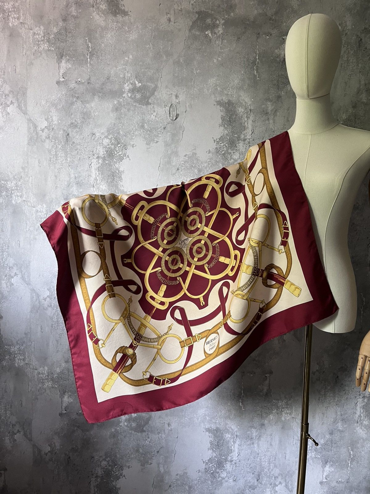 Hermes Hermes ''Eperon d'Or'' silk red scarf Size ONE SIZE - 1 Thumbnail