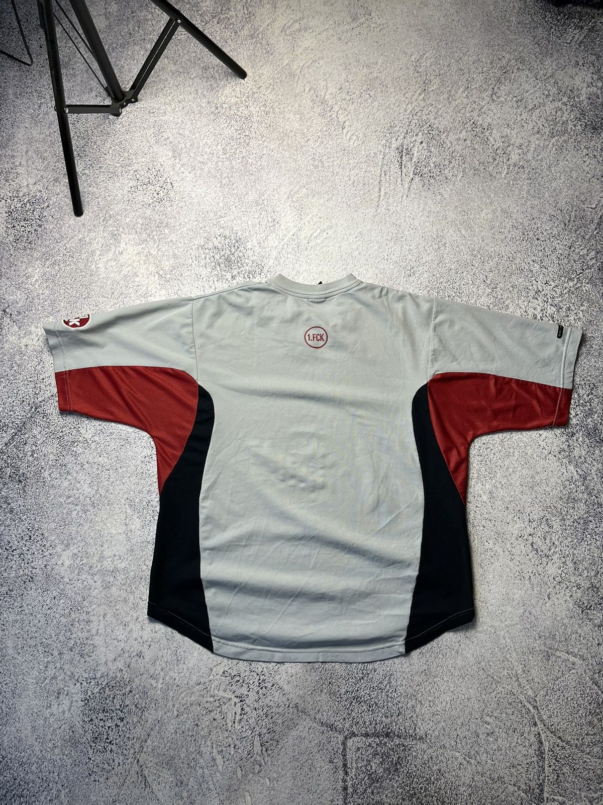 Nike Mens Vintage Nike T-Shirt centre swoosh Rare Size US XL / EU 56 / 4 - 15 Thumbnail
