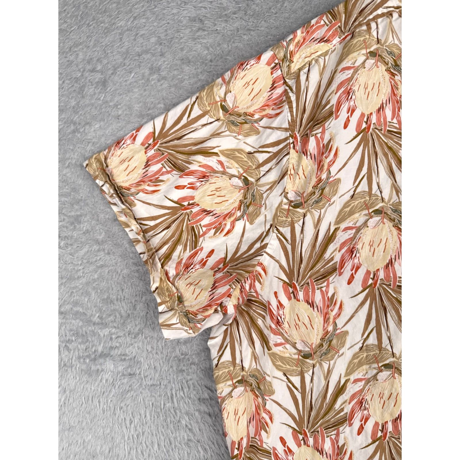 Vintage APT 9 Shirt Men Hawaiian Floral 2XL XXL White Beige Red Cotton Blend Button Up Size US XXL / EU 58 / 5 - 3 Thumbnail