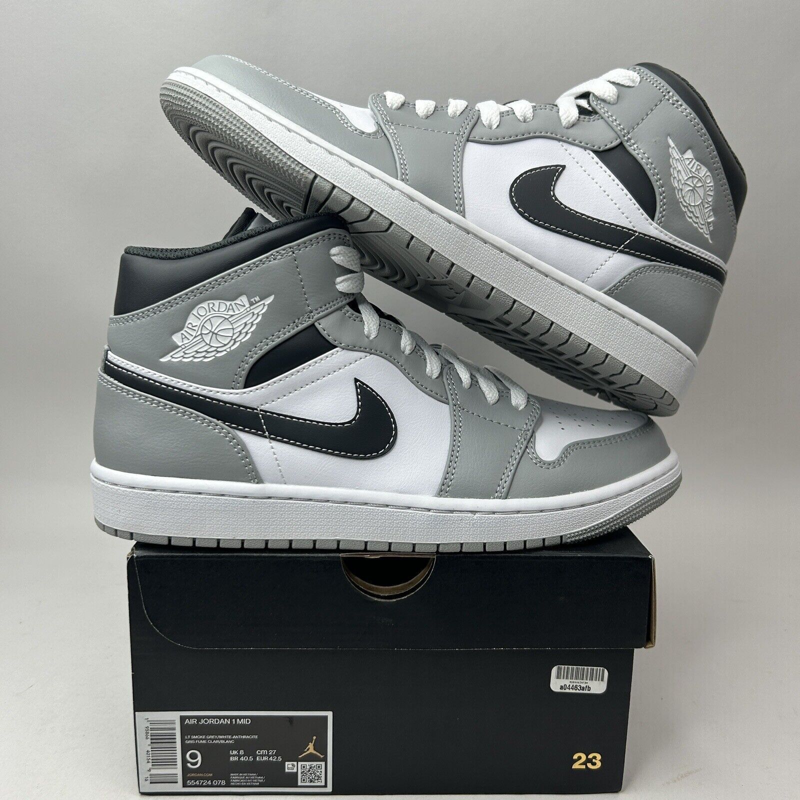 Nike Nike Air Jordan 1 Mid “Light Smoke Grey/Anthracite” 2023 Size US 9 / EU 42 - 1 Thumbnail