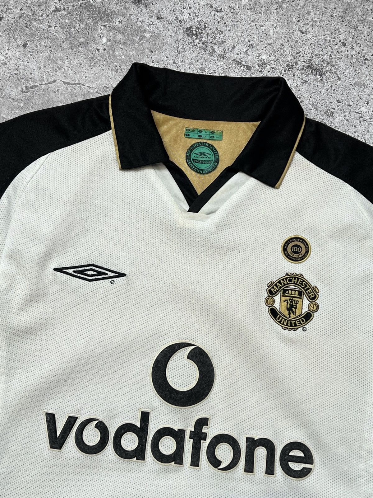 Vintage Vintage Umbro Manchester United 2001 2002 Reversible Jersey Size US S / EU 44-46 / 1 - 2 Thumbnail