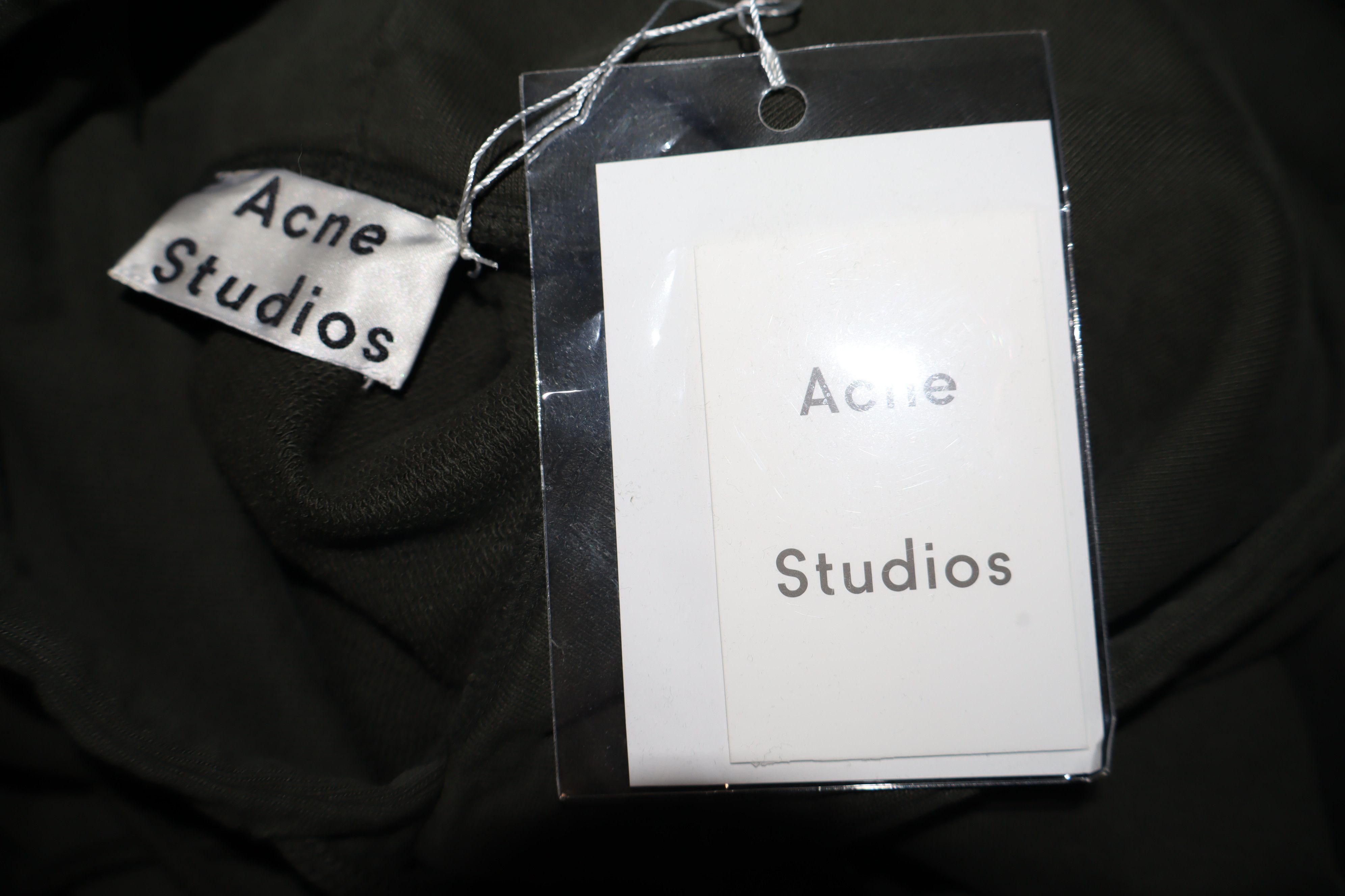 Acne Studios Acne studios embossed logo hoodie Size XXS / US 00 / IT 34 - 11 Thumbnail