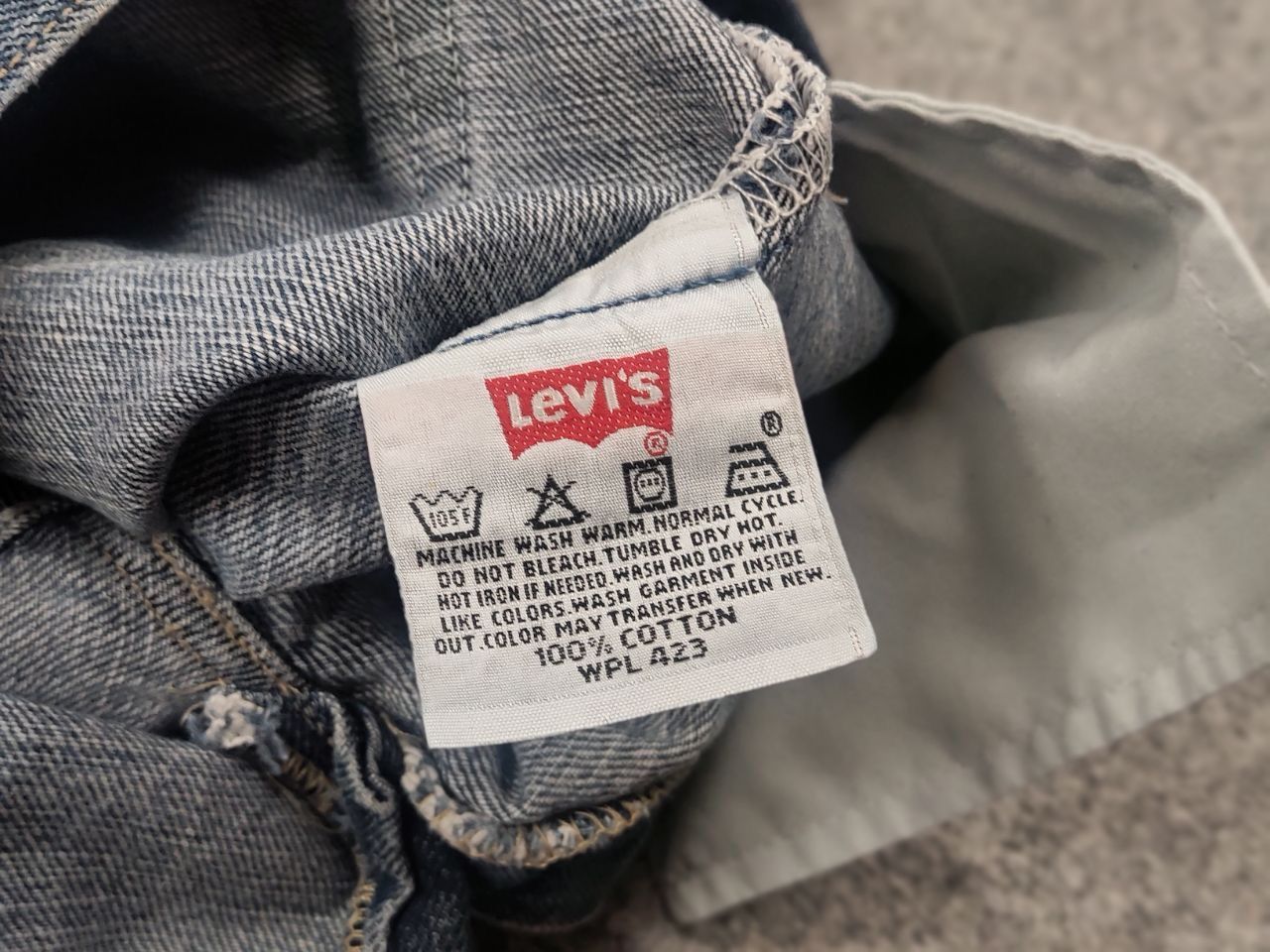 Levi's Vintage 90's Levi's 501 USA Perfect Faded Blue denim Jeans Size US 32 / EU 48 - 16 Thumbnail