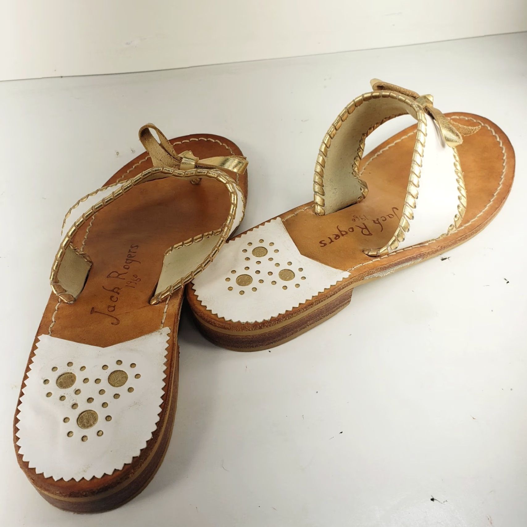 Jack Rogers VINTAGE Jack Rogers Adeline White Sandal Leather Bow Gold Metallic Trim Slip On 8.5-9 Womens Leather Flat 95s Cottage Metal Size US 8 / IT 38 - 4 Thumbnail