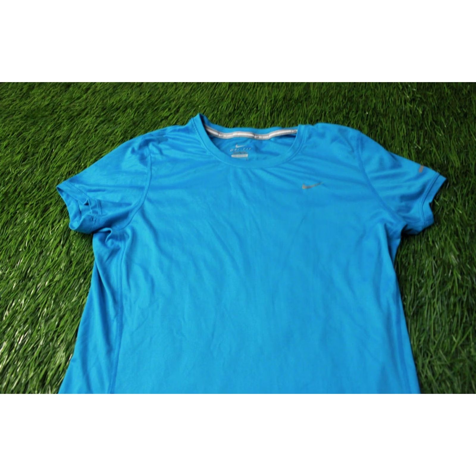 Nike NIKE RUNNING SHIRT Women M Medium Blue 2016 Dri-FIT Training Jersey T-Shirt Nike Run Size M / US 6-8 / IT 42-44 - 2 Thumbnail