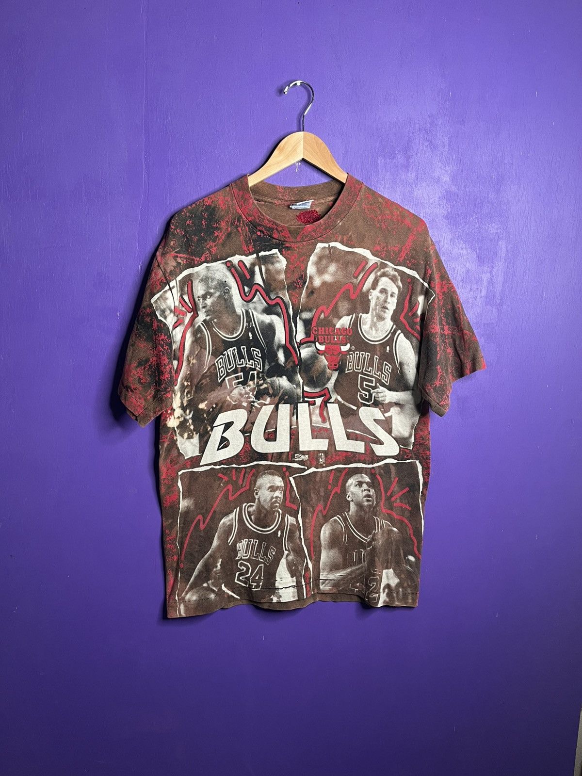 NBA × Salem Sportswear × Vintage Vintage 90s Salem Chicago bulls players AOP t-shirt Size US L / EU 52-54 / 3 - 1 Thumbnail