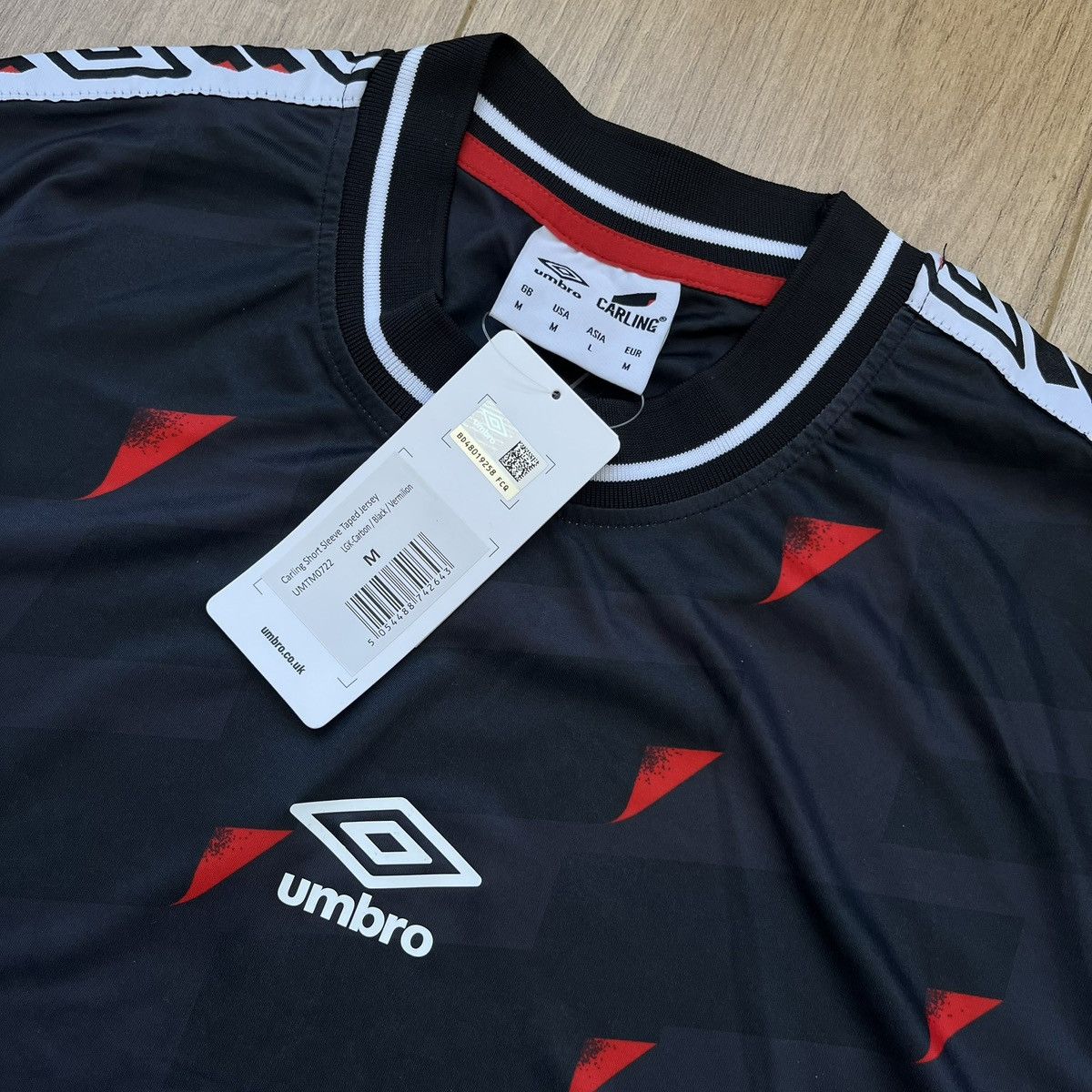 Umbro Limited Edition 2022 Umbro x Carling Football Jersey Size US M / EU 48-50 / 2 - 3 Thumbnail