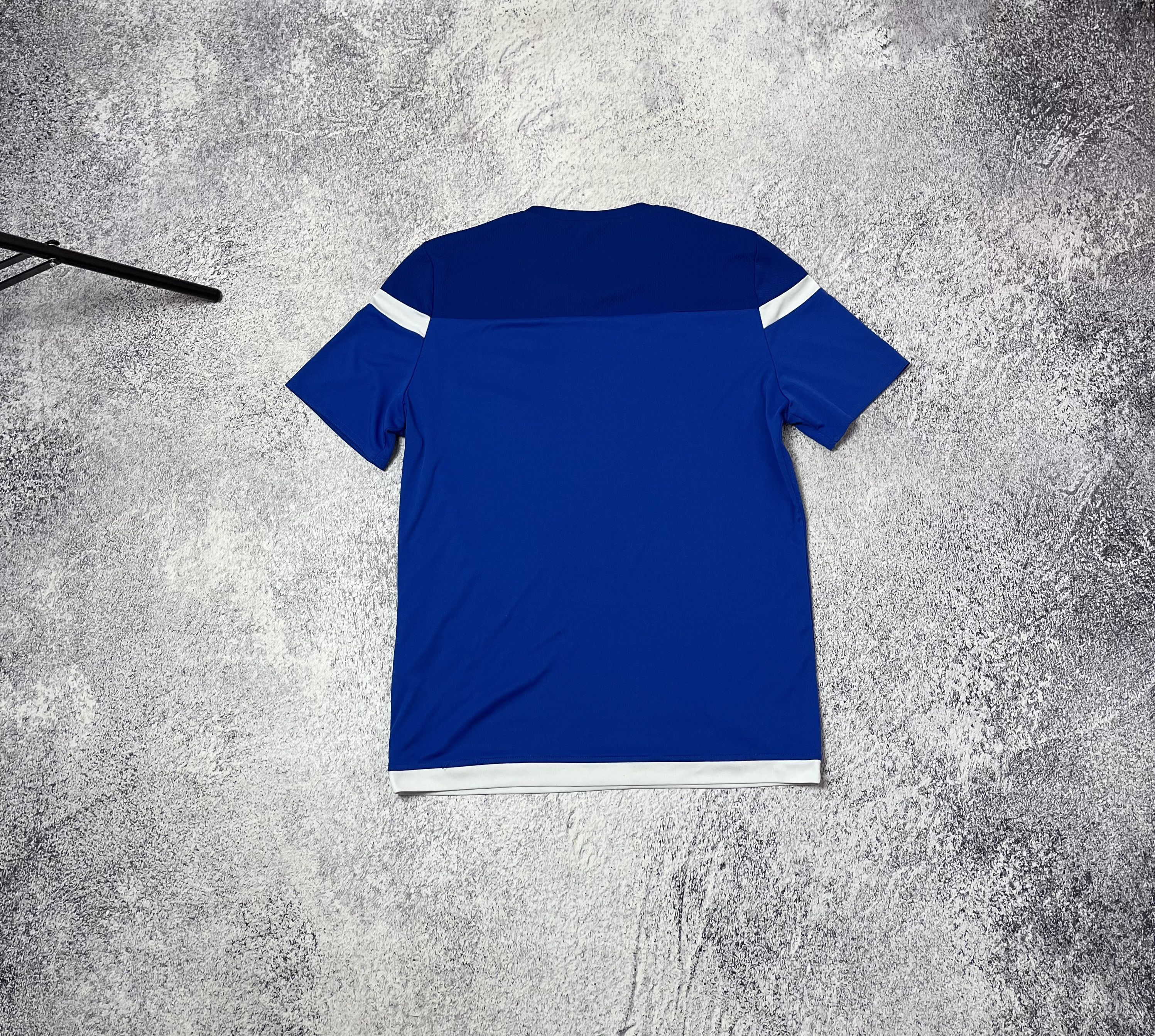Other MENS soccer jersey macron F.C Real Sociedad size M Size US M / EU 48-50 / 2 - 6 Thumbnail