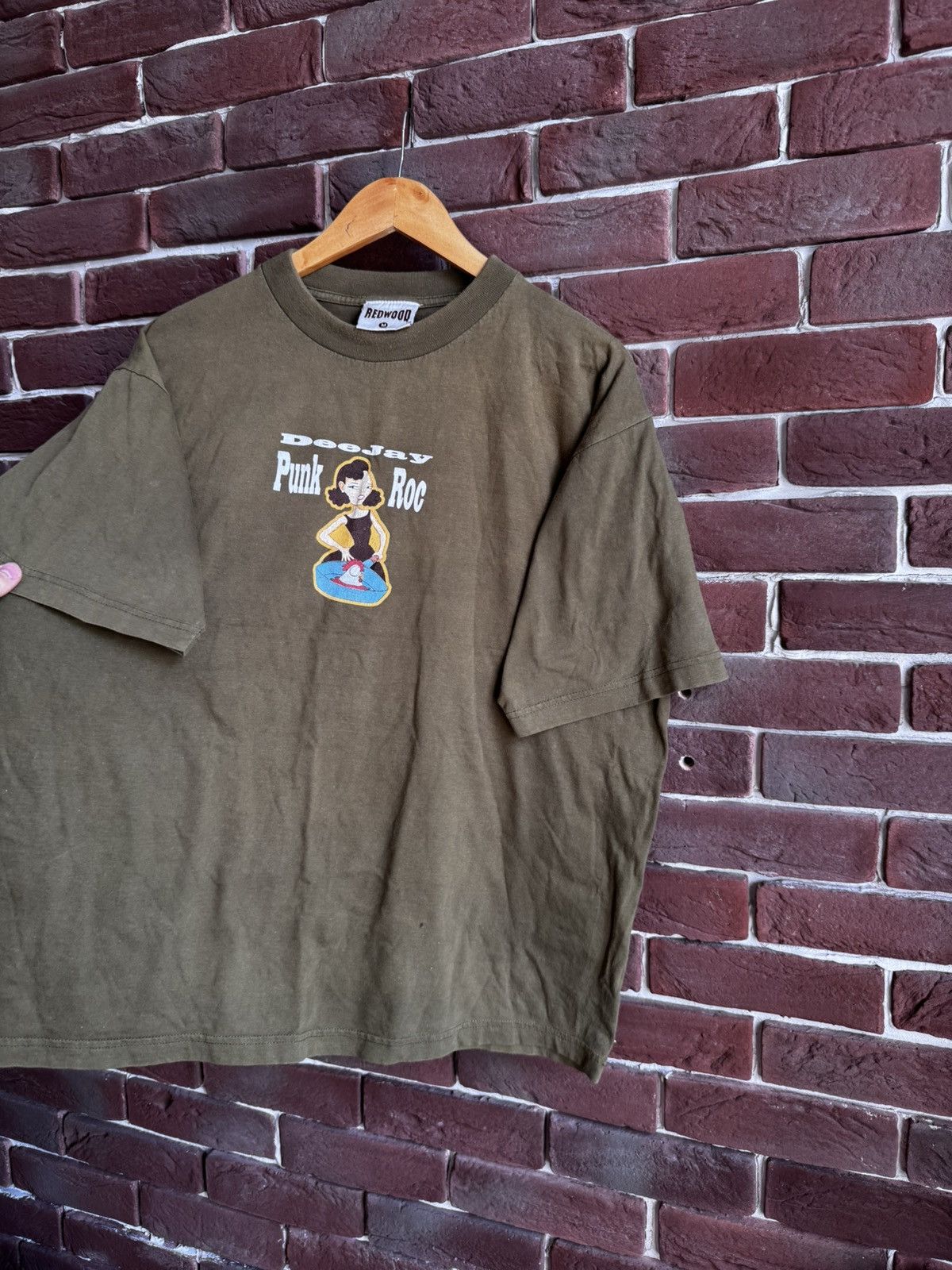 Rap Tees 90s DeeJay Punk-Roc Chicken hip hop rap beat box band tshirt Size US M / EU 48-50 / 2 - 5 Thumbnail