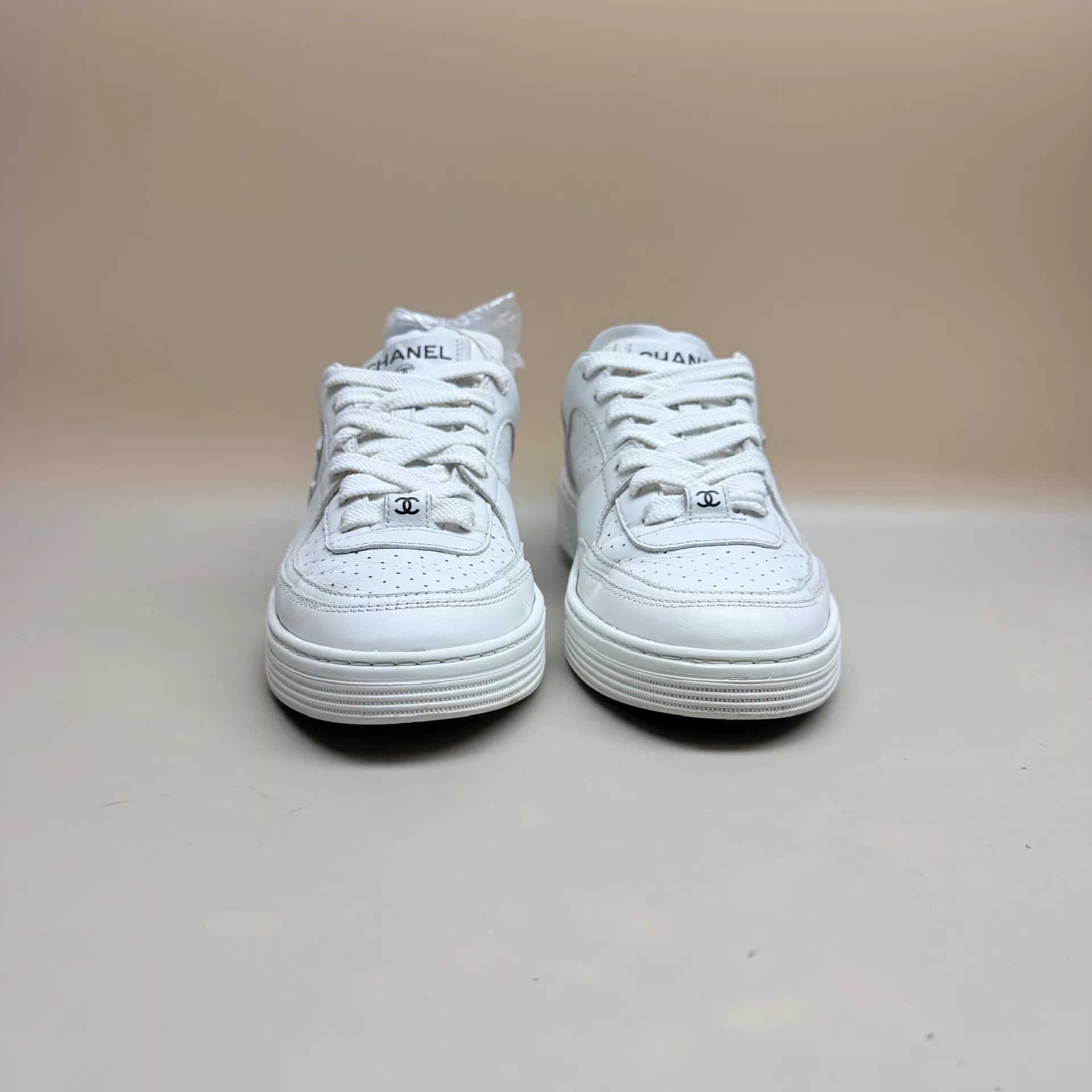 Chanel CHANEL 23A White CC AF Casual Sneakers 36 95New Size US 5.5 / IT 35.5 - 2 Thumbnail