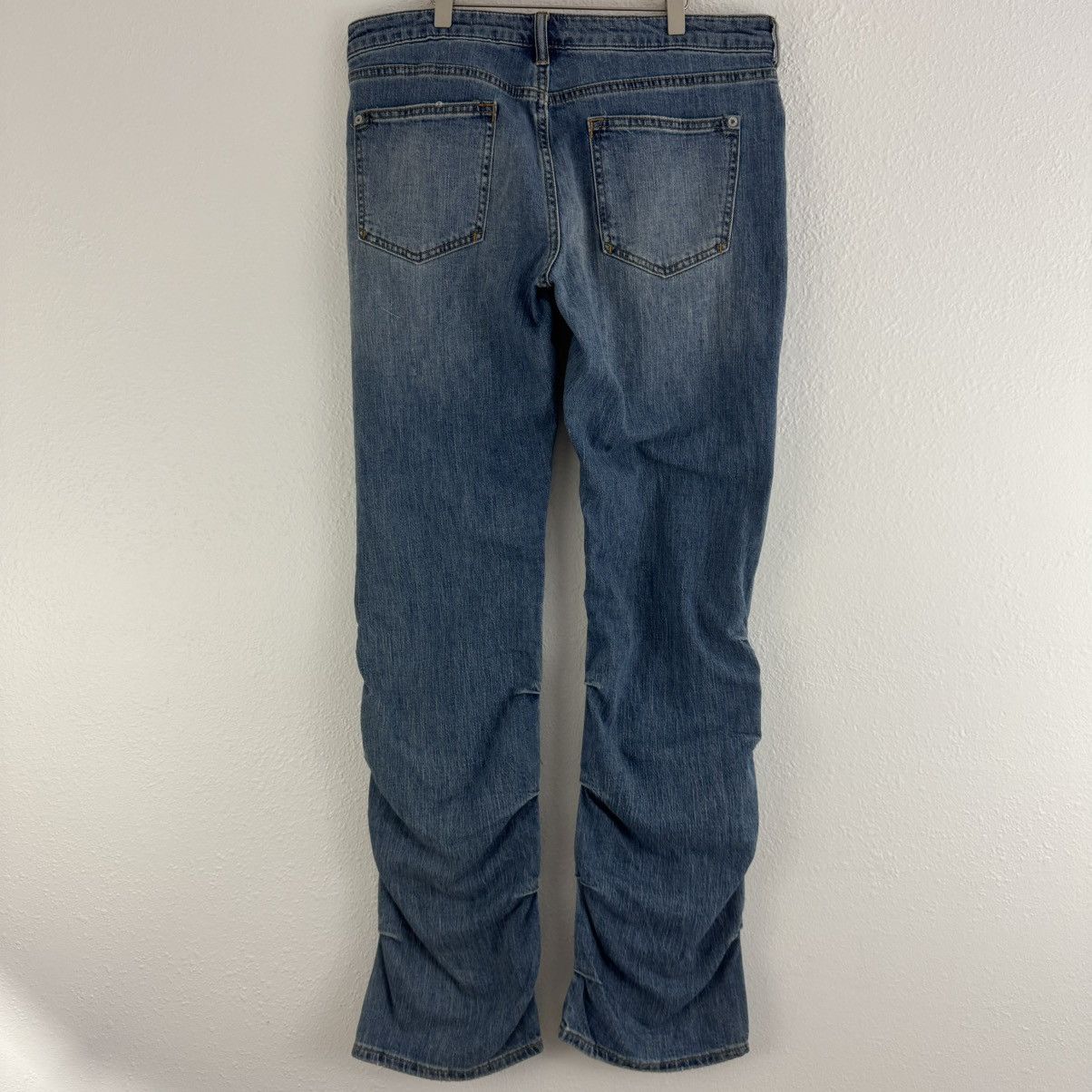 Anthropologie PILCRO Anthropologie Faded Wash Low-Rise Ruched Boot Jeans Size 30" / US 8 / IT 44 - 9 Thumbnail