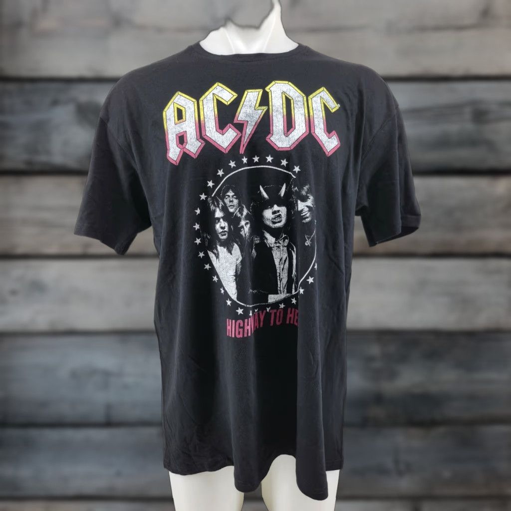 Vintage ACDC Highway to Hell Album Cover Men's T-Shirt Rock Size XL Black Graphic Tee AC/DC Vintage? No (reorder for search) Size US XL / EU 56 / 4 - 1 Thumbnail