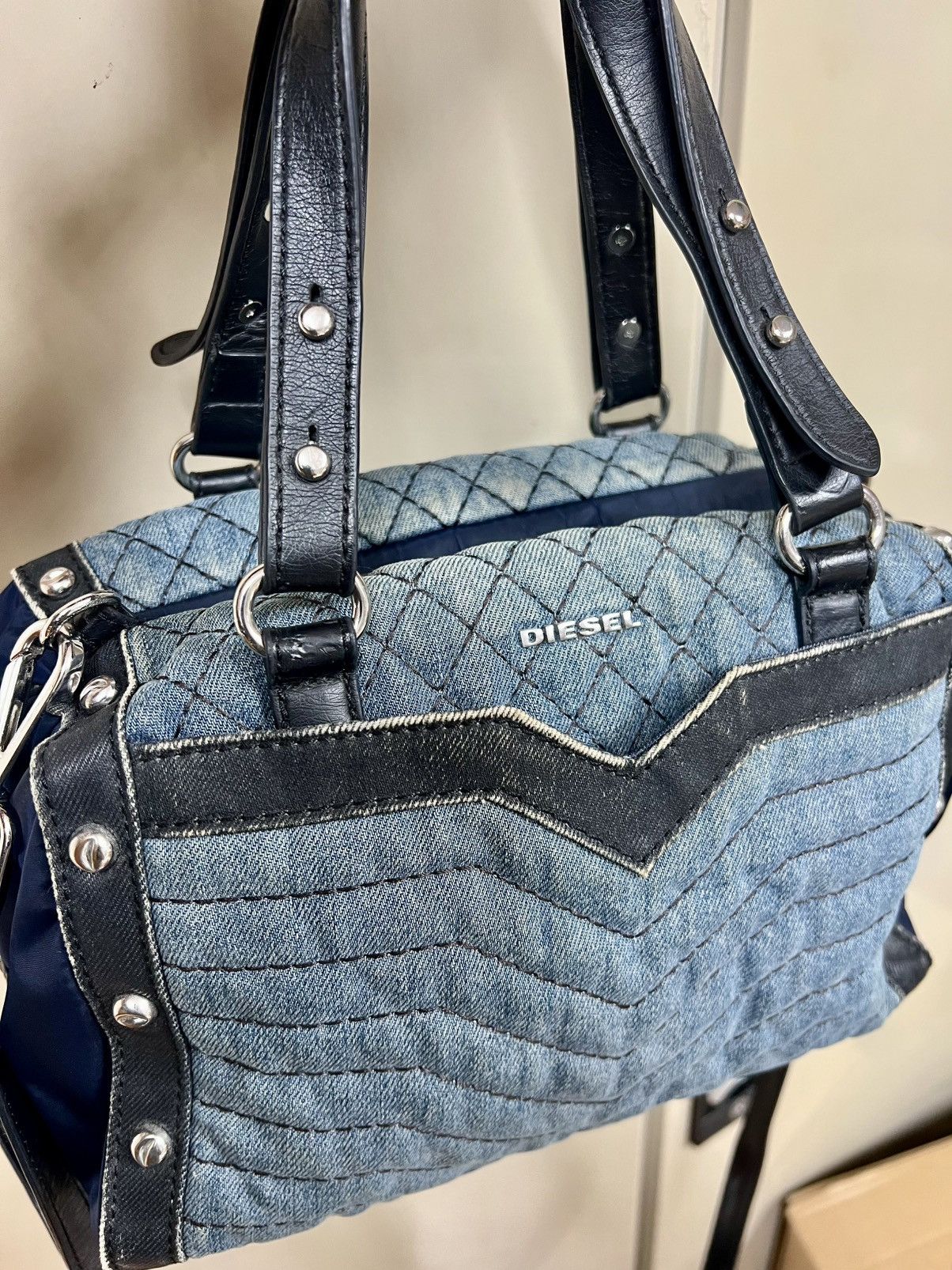 Diesel × Diesel Black Gold × Vintage Vintage Y2K Diesel Two Way Sling Crossbody Bag Size ONE SIZE - 10 Thumbnail