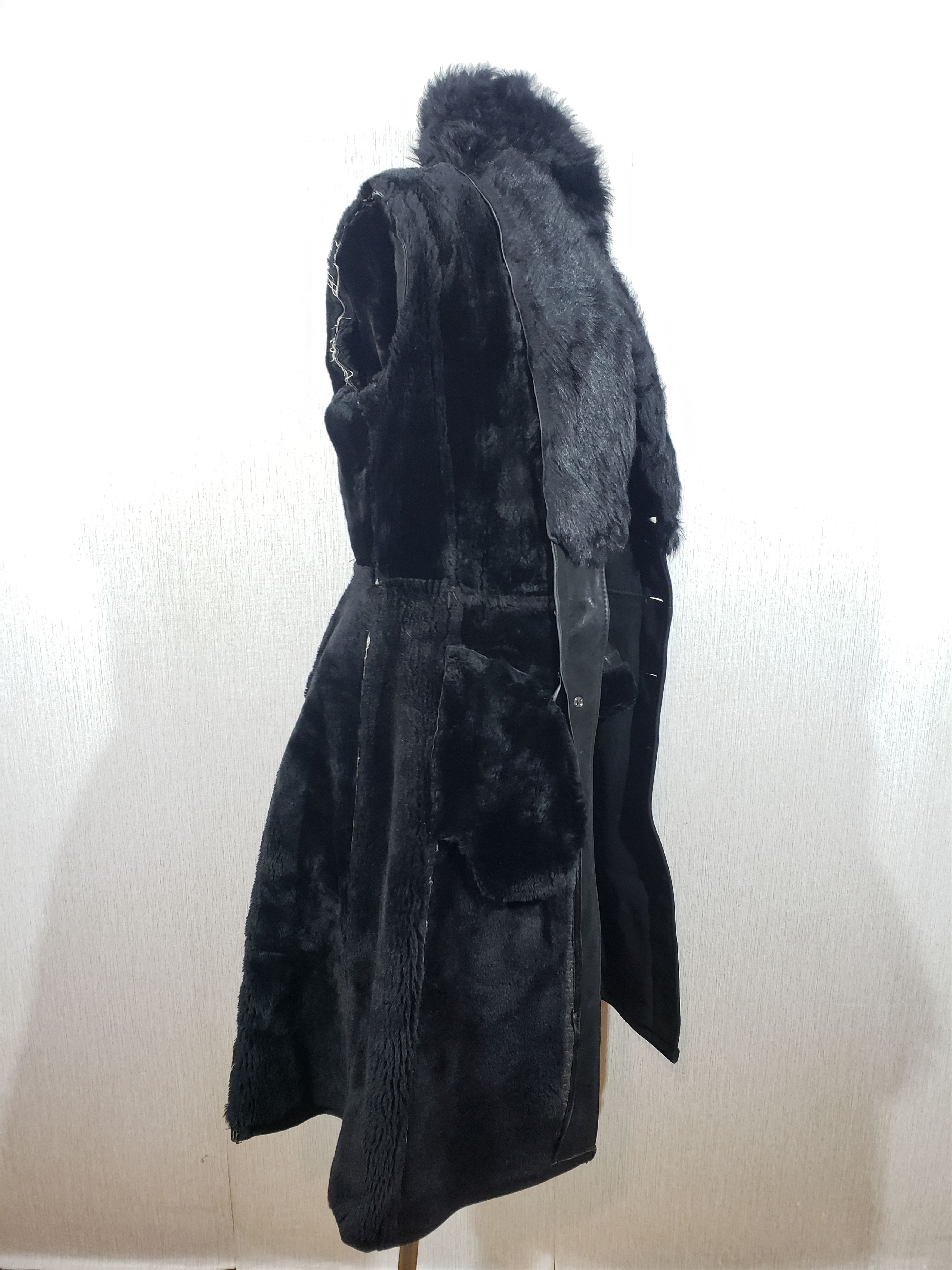 Other Wonderful women's warm sheepskin coat with genuine fur. Size M / US 6-8 / IT 42-44 - 9 Thumbnail