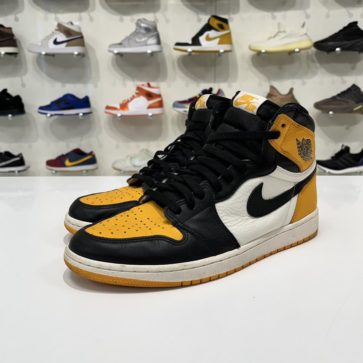 Nike Air Jordan 1 Retro High OG Taxi Size US 11 / EU 44 - 2 Thumbnail