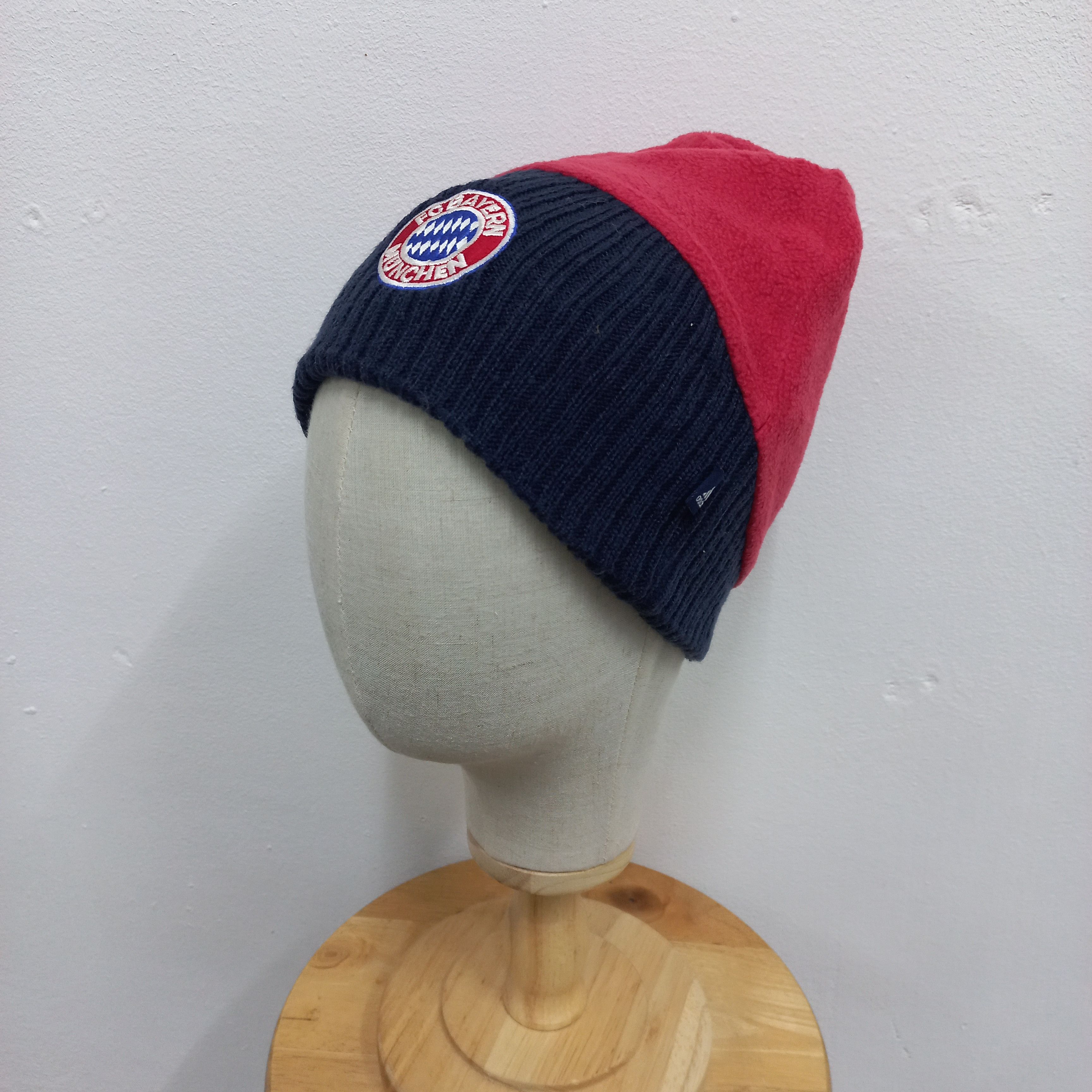 Adidas 💥 Vintage fc bayern munich by adidas reversible beanie hat Size ONE SIZE - 2 Thumbnail