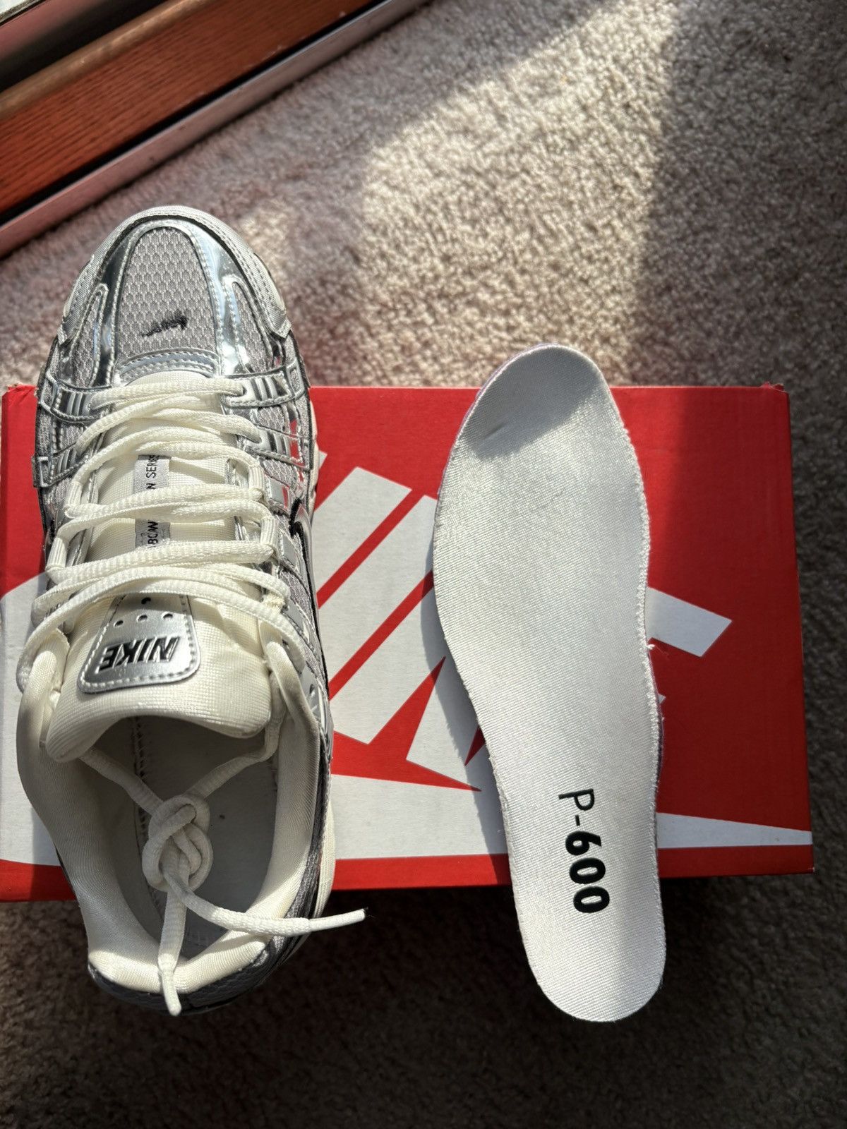 Nike P-600 metallic silver Size US 8 / EU 41 - 9 Thumbnail