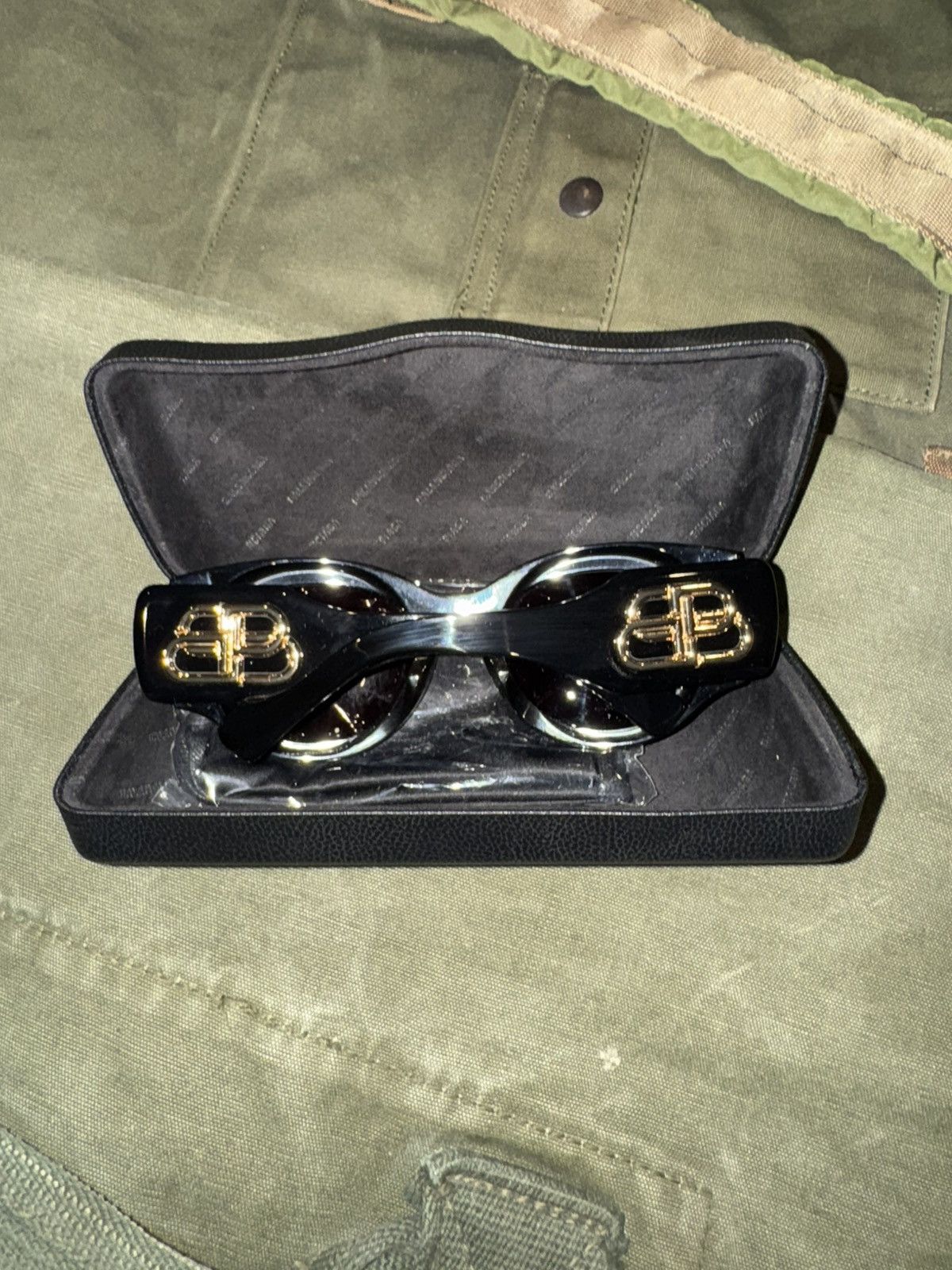 Balenciaga Balenciaga Butterfly Wellington style Sunglasses Size ONE SIZE - 8 Thumbnail