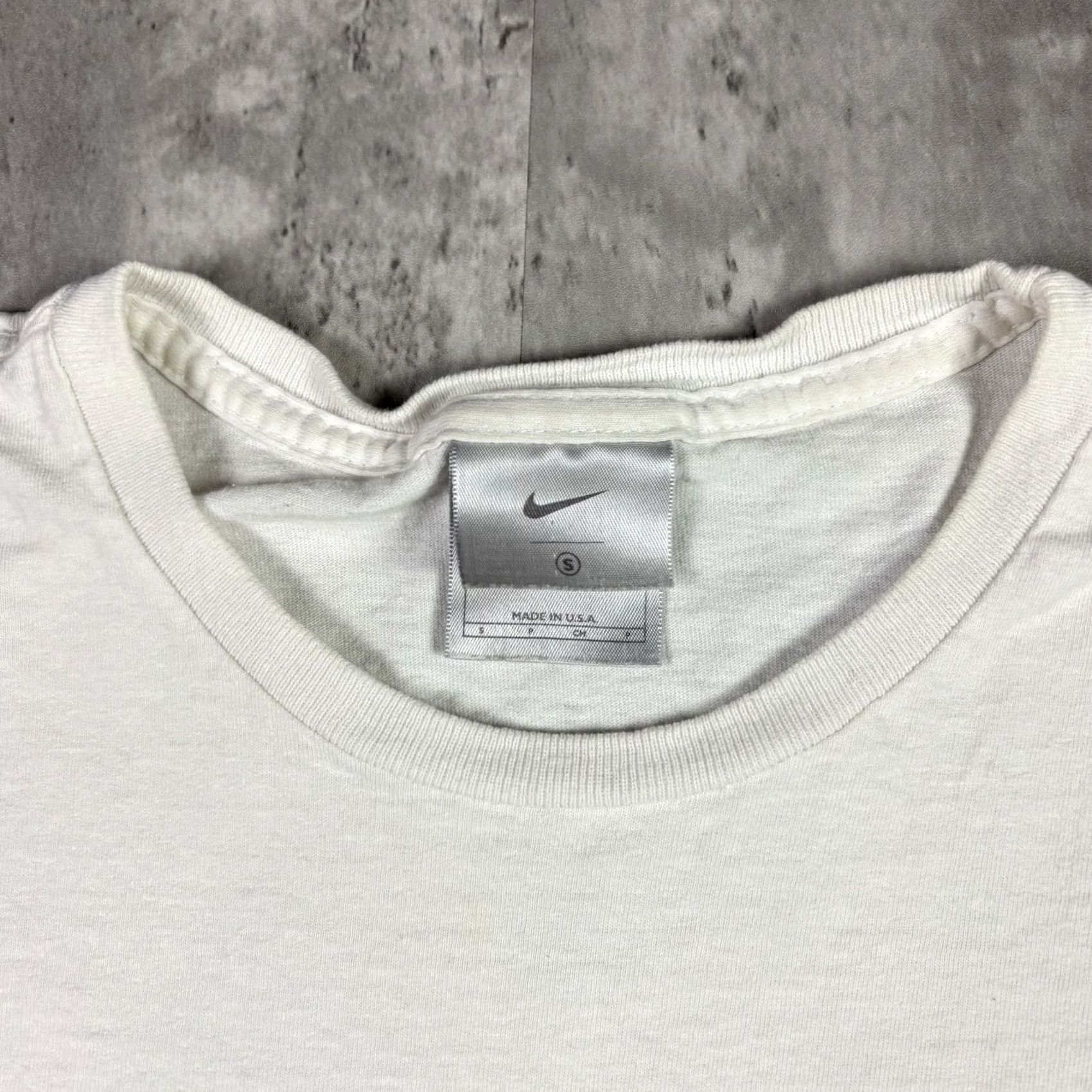 Nike VINTAGE Nike T Shirt Women’s Top White Shirt Sleeve Center Swoosh Rhinestone Sm Shirt Womens 90s Size S / US 4 / IT 40 - 5 Thumbnail