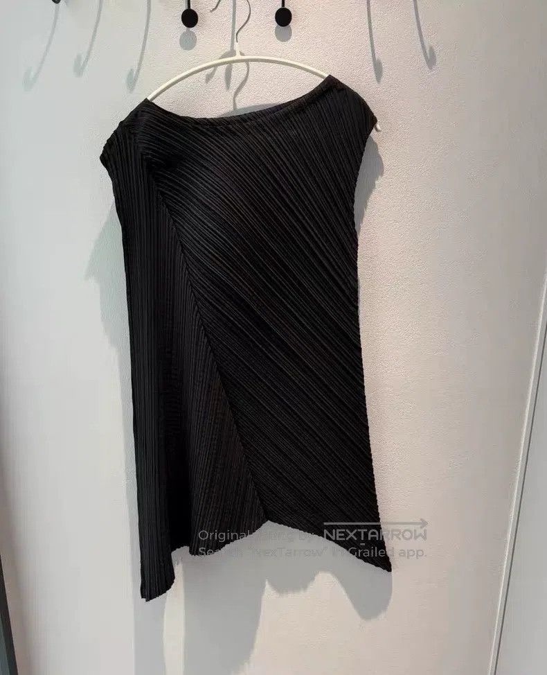 Issey Miyake Issey Miyake Black Camisole Size L / US 10 / IT 46 - 1 Thumbnail