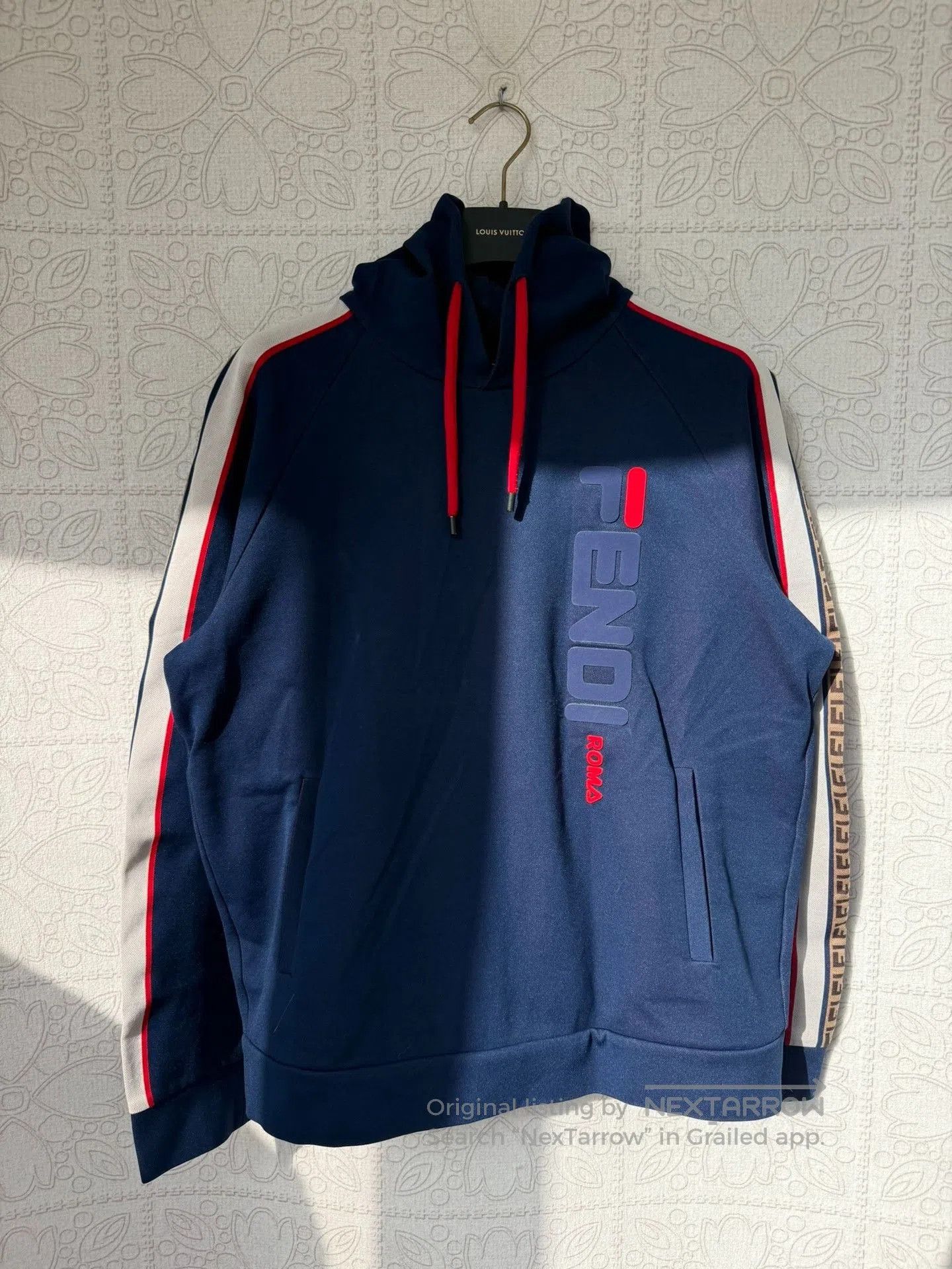 Fendi fendi logo printed hoodie in blue. Size US L / EU 52-54 / 3 - 1 Thumbnail