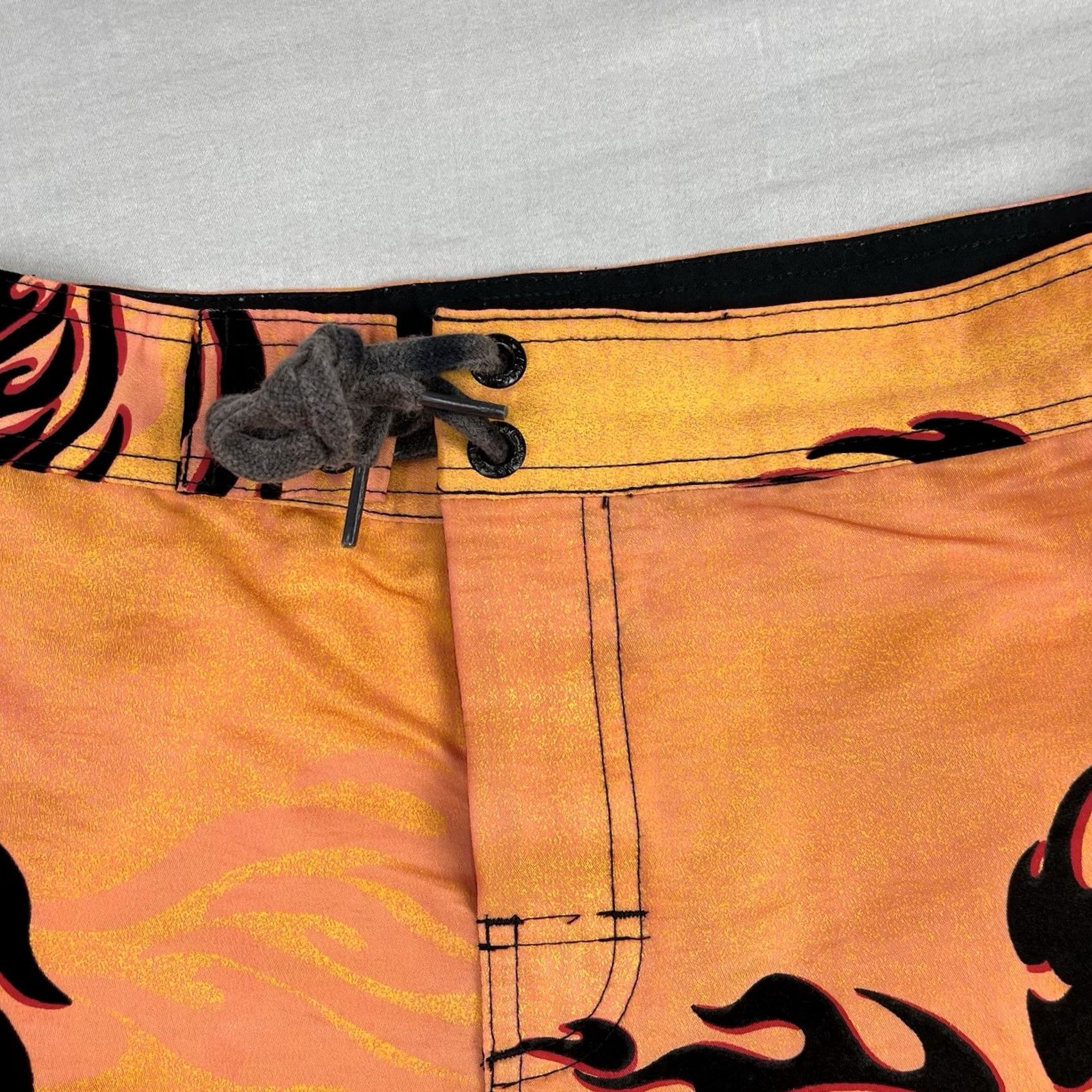 Vintage Hawaiian Island Creations Board Shorts Mens 36 Swim Surf Flames Vintage HIC Orange Polyester Nylon Pockets Drawstring Beach Surfing 90s Mens Size US 36 / EU 52 - 2 Thumbnail