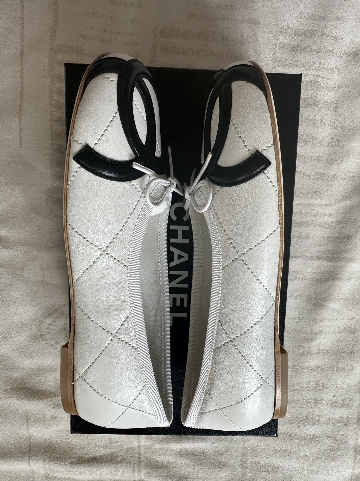 Chanel Chanel 26M coco beach Cambon Flat White color size 37 Size US 7 / IT 37 - 6 Thumbnail