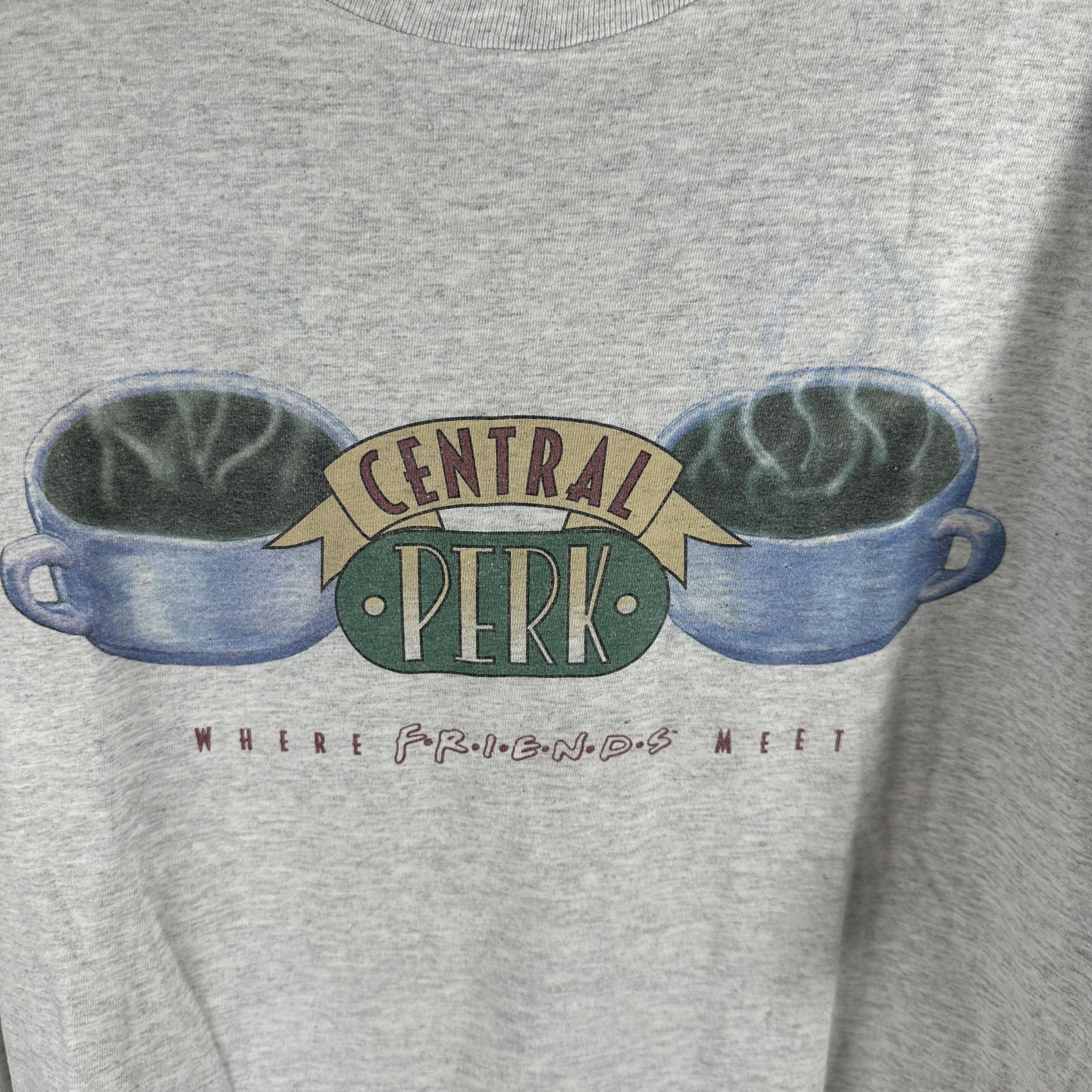 Vintage Vintage 1995 Friends Sitcom TV Series Central Perk T-shirt Size US XXL / EU 58 / 5 - 2 Thumbnail