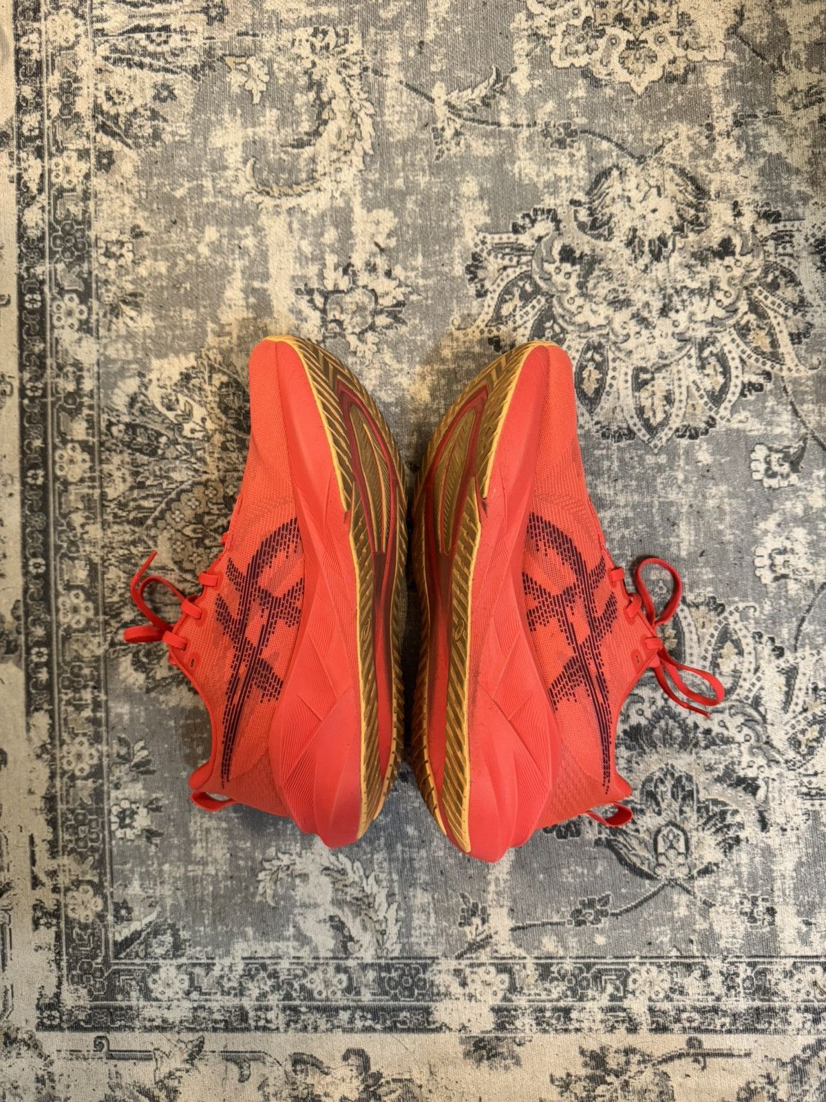 Asics Asics Novablast 5 Size US 9 / EU 42 - 5 Thumbnail