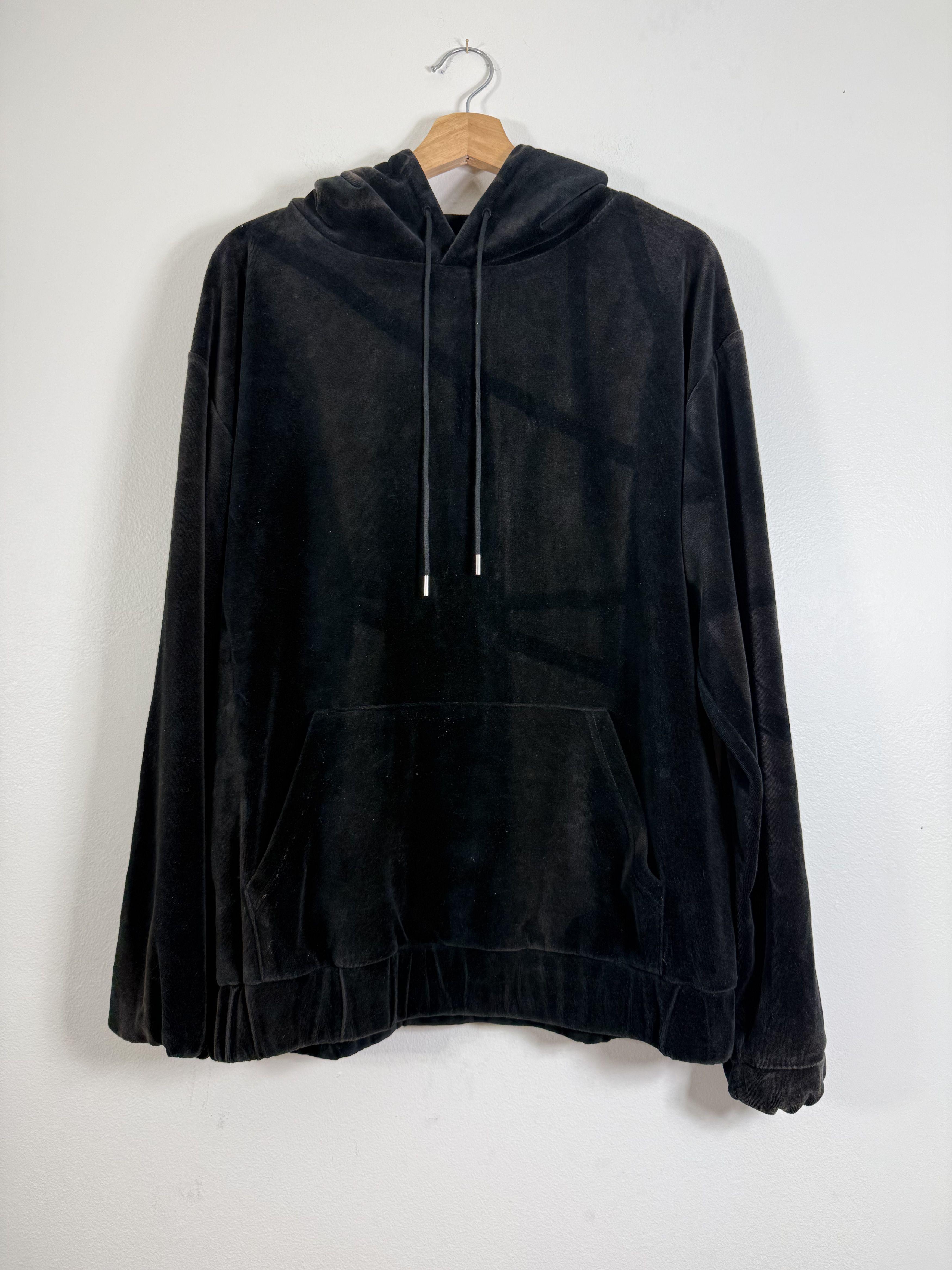 JiyongKim 22SS Sunfaded Black Velvet Hoodie Size US L / EU 52-54 / 3 - 1 Thumbnail
