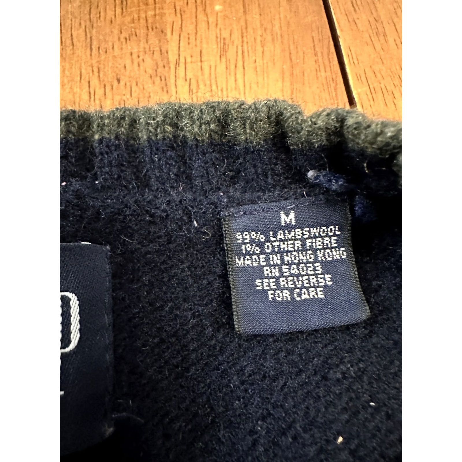 Gap VINTAGE GAP Sweater V Neck Medium Navy Blue 90s Lambswool Size US M / EU 48-50 / 2 - 3 Thumbnail
