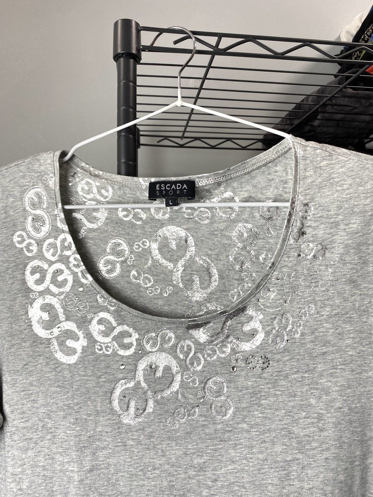 Escada Luxury Escada Silver Print T Shirt Hype Size L / US 10 / IT 46 - 2 Thumbnail