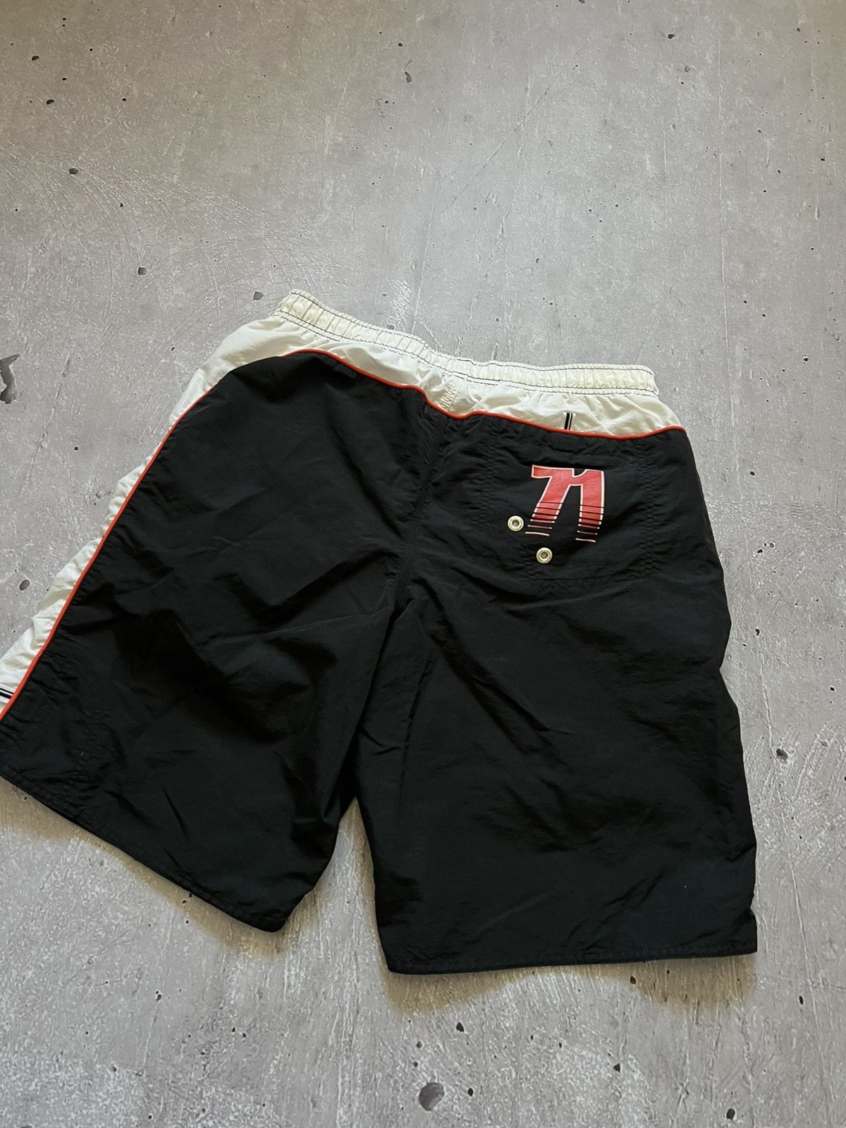 Nike Very Rare Short Nike Vintage Big Logo Size L Y2K Hype Size US 36 / EU 52 - 6 Thumbnail