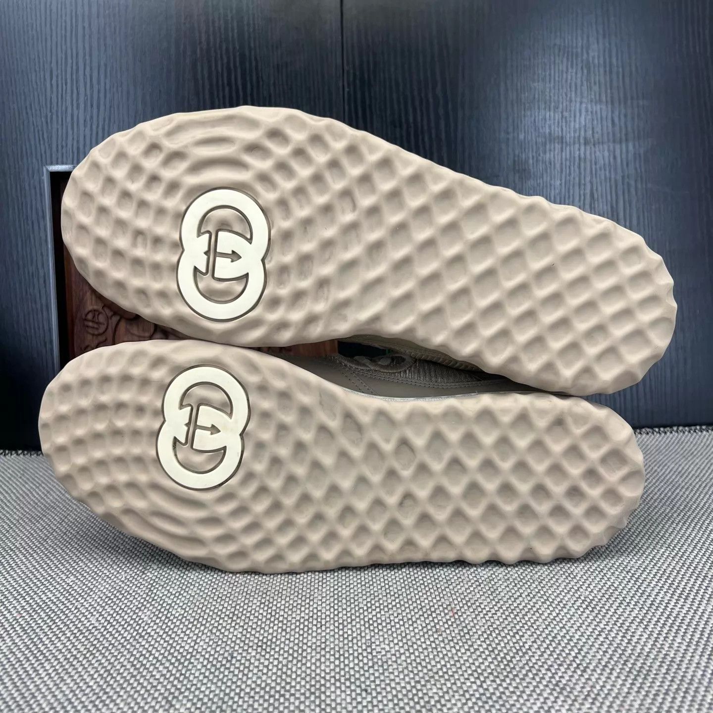 Gucci Gucci mac80 gray size 9 (43) Size US 10 / EU 43 - 7 Thumbnail