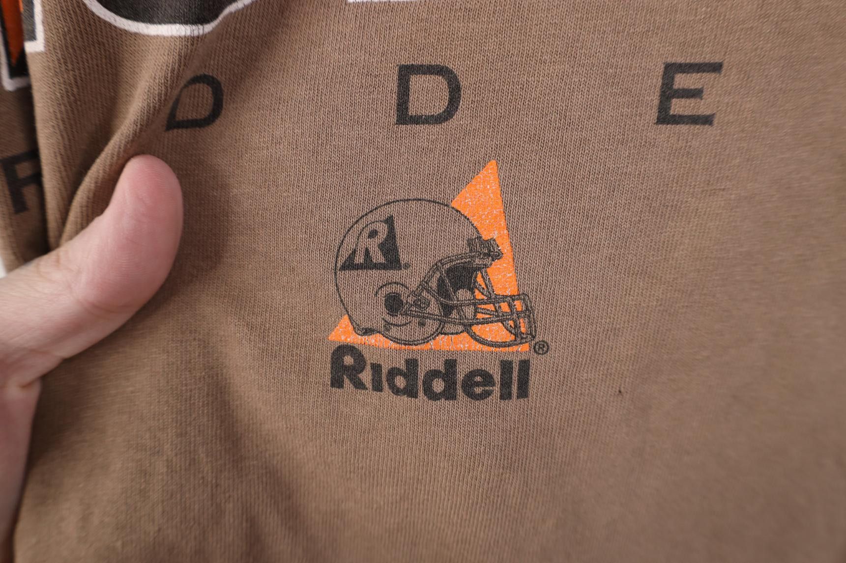 Riddell Vintage 90s Riddell Cleveland Browns Football T-Shirt USA Size US L / EU 52-54 / 3 - 7 Thumbnail