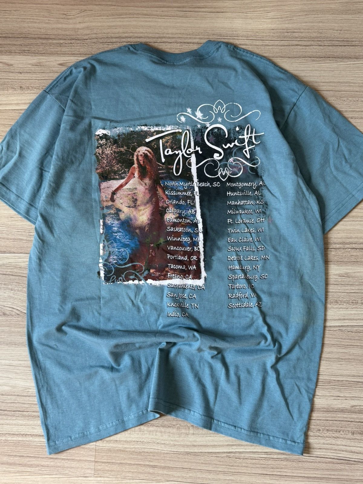 Band Tees × Rap Tees × Vintage Rare - Vintage Taylor swift - L - Debut tour t shirt Size US L / EU 52-54 / 3 - 6 Thumbnail