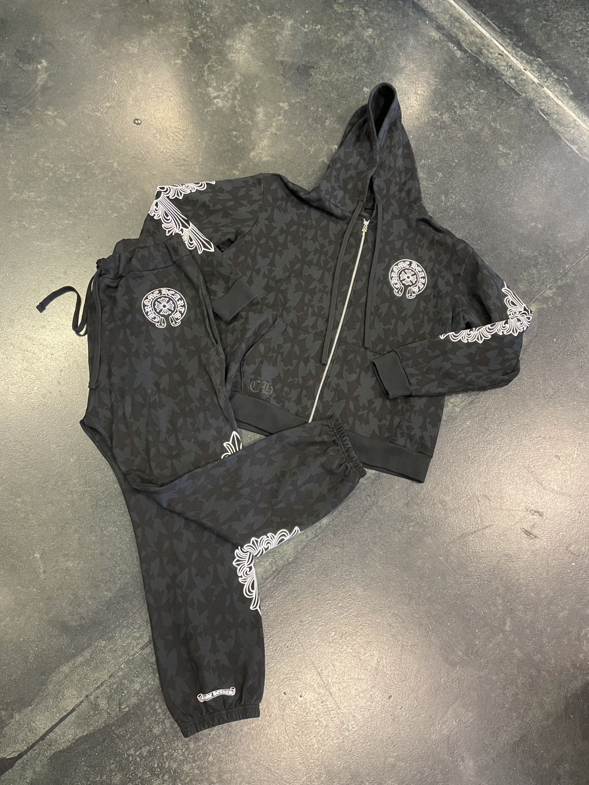 Chrome Hearts Chrome Hearts Cemetery All Over Print Sweatsuit Size US XL / EU 56 / 4 - 1 Thumbnail