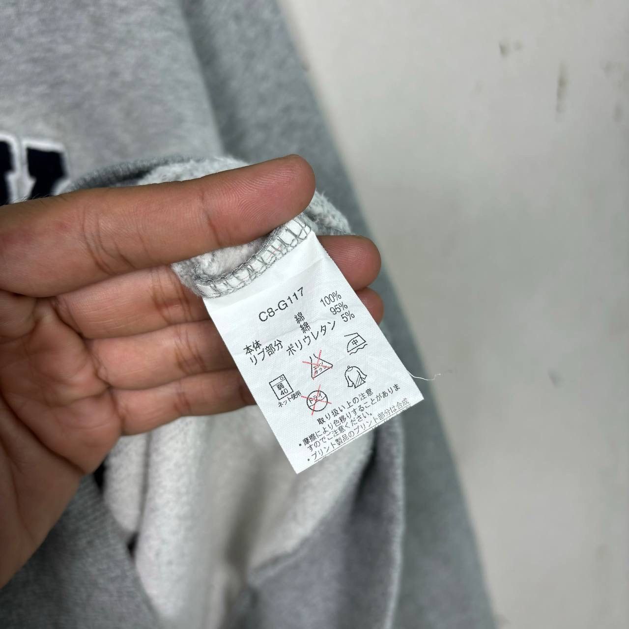 Champion Vtg 90s Champion New York Spell Out Hoodie Sweatshirt L Grey Size US L / EU 52-54 / 3 - 7 Thumbnail