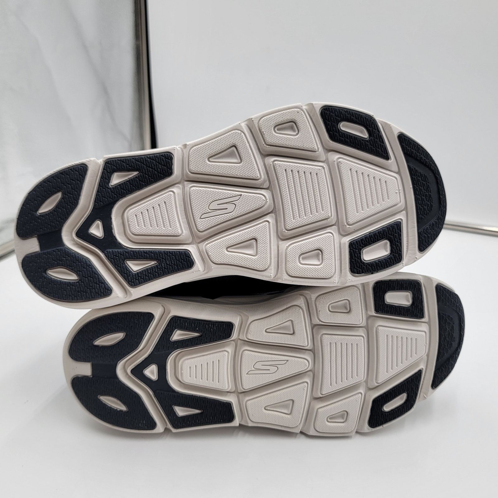 SKECHERS Skechers Max Cushion Slip-Ins Running Shoes 220313Navy Sz7.5 Size US 7.5 / EU 40-41 - 5 Thumbnail