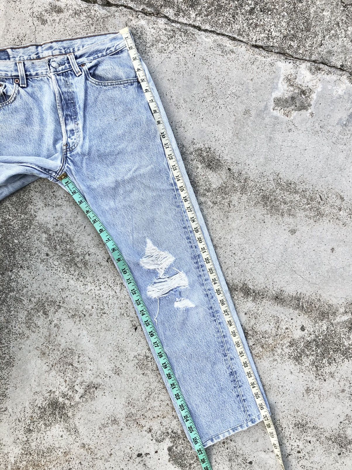 Levi's VINTAGE LEVIS 501 90s DISTRESSED DENIM Size US 30 / EU 46 - 11 Thumbnail