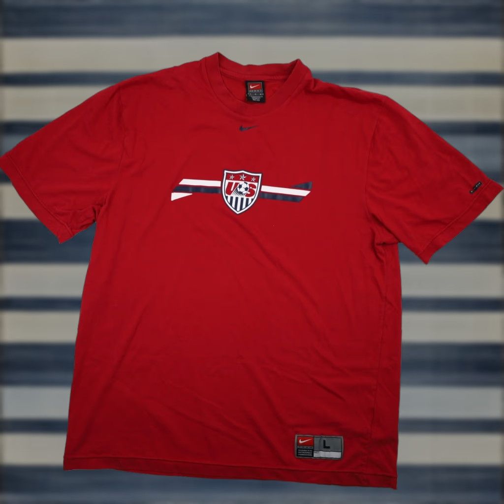 Nike VINTAGE Nike Mens Large Team USA Soccer Dri-fit T Shirt Red Size US L / EU 52-54 / 3 - 1 Thumbnail