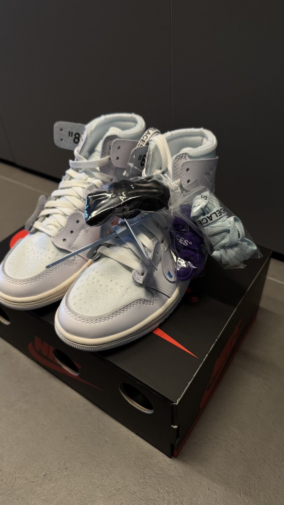 Nike × Off-White Air Jordan 1 Retro High V.A.A. Alaska Size US 6 / EU 39 - 3 Thumbnail