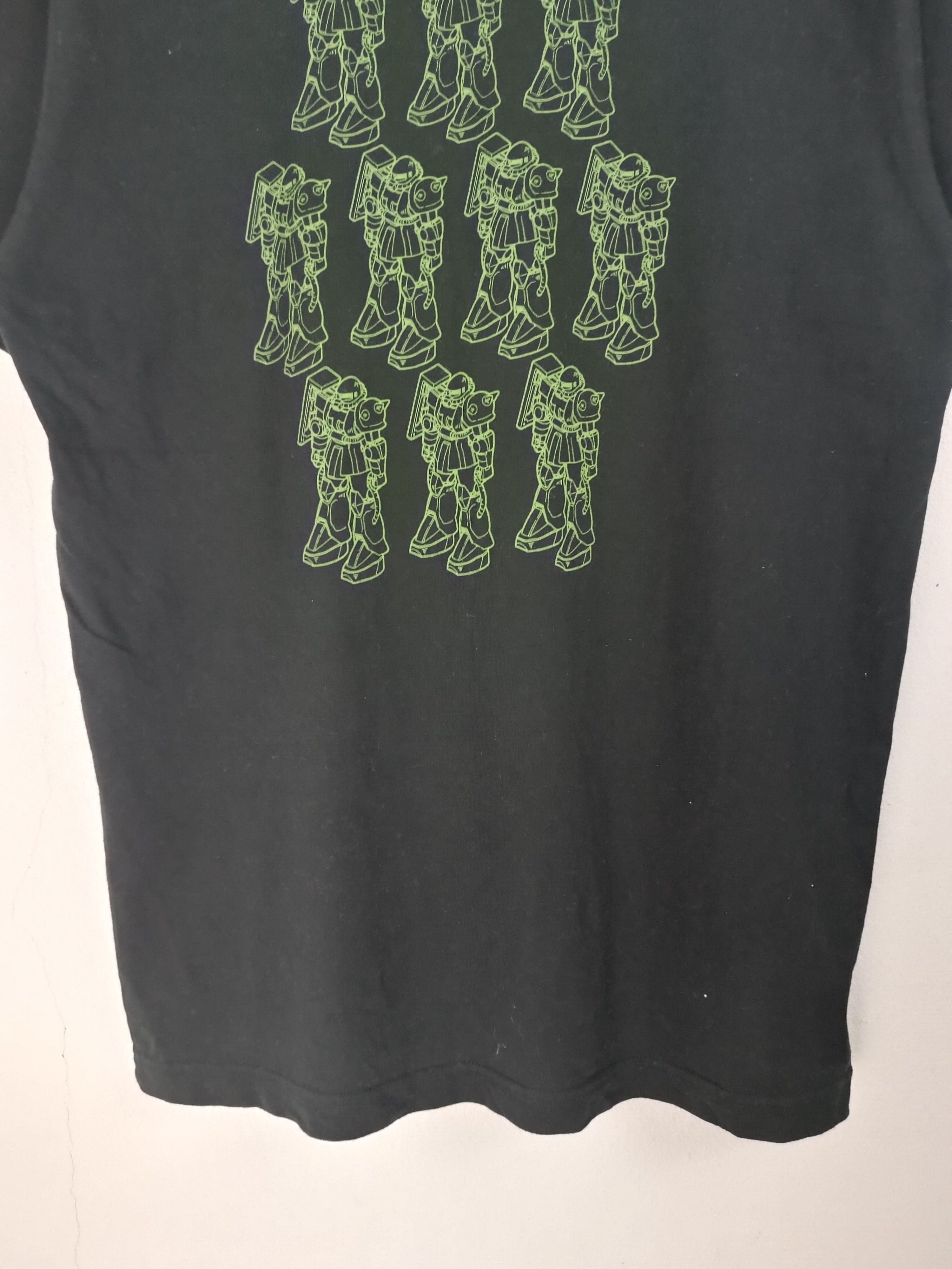 Anime VINTAGE GUNDAM MS-06 'ZAKU II' 40TH ANNIVERSARY TEE Size US L / EU 52-54 / 3 - 13 Thumbnail